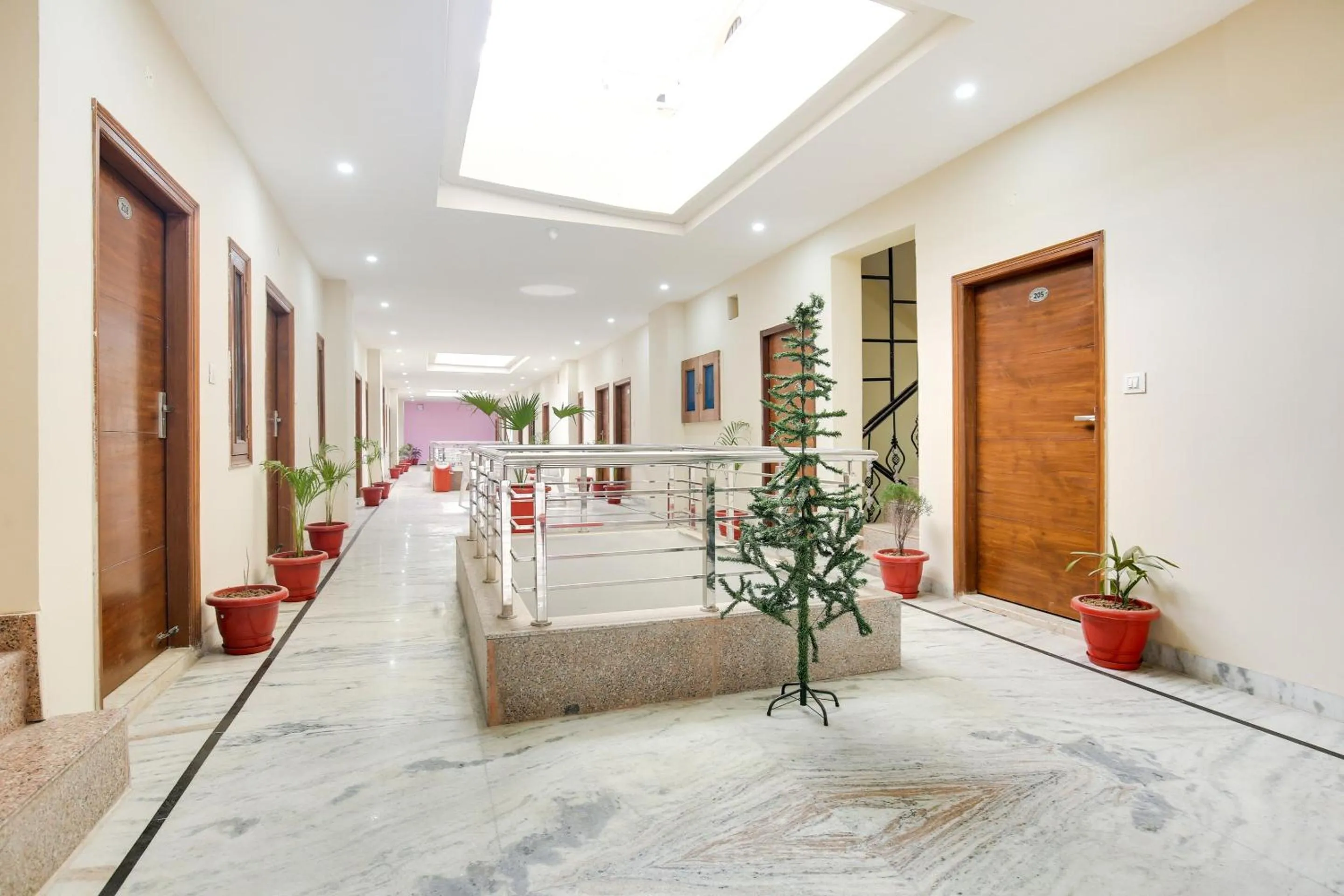 Lobby or reception in Collection O Hotel RR Eleven