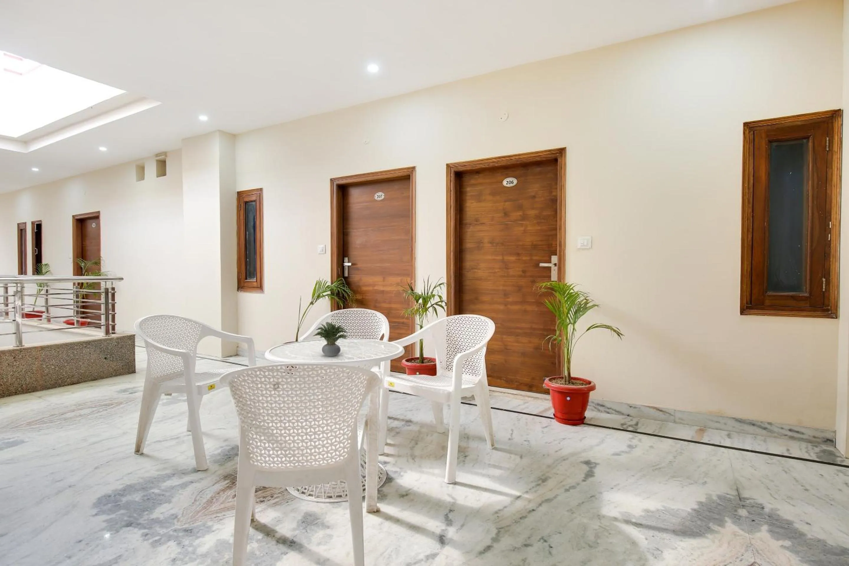 Collection O Hotel RR Eleven