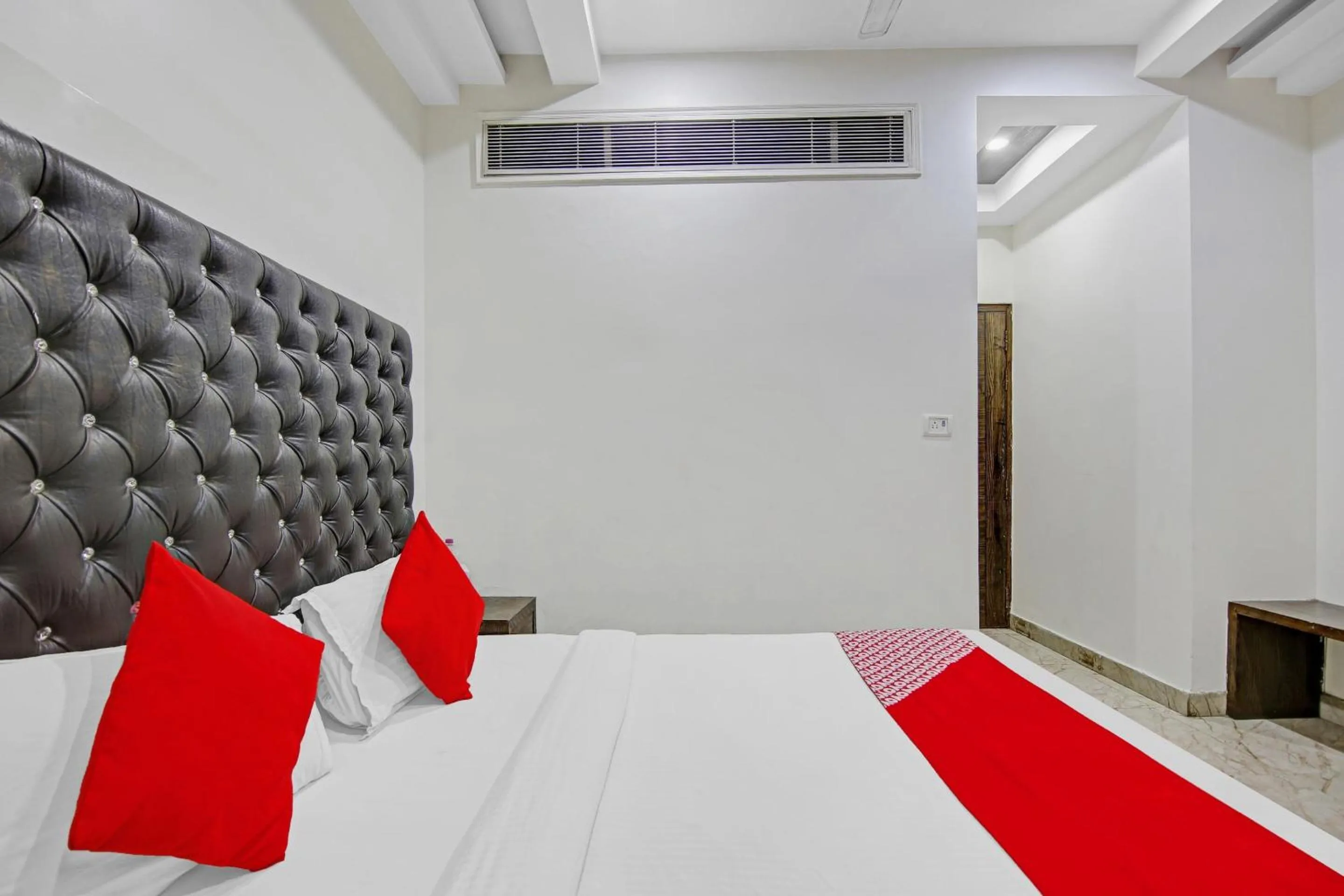 Bedroom in Hotel O Saffron Inn