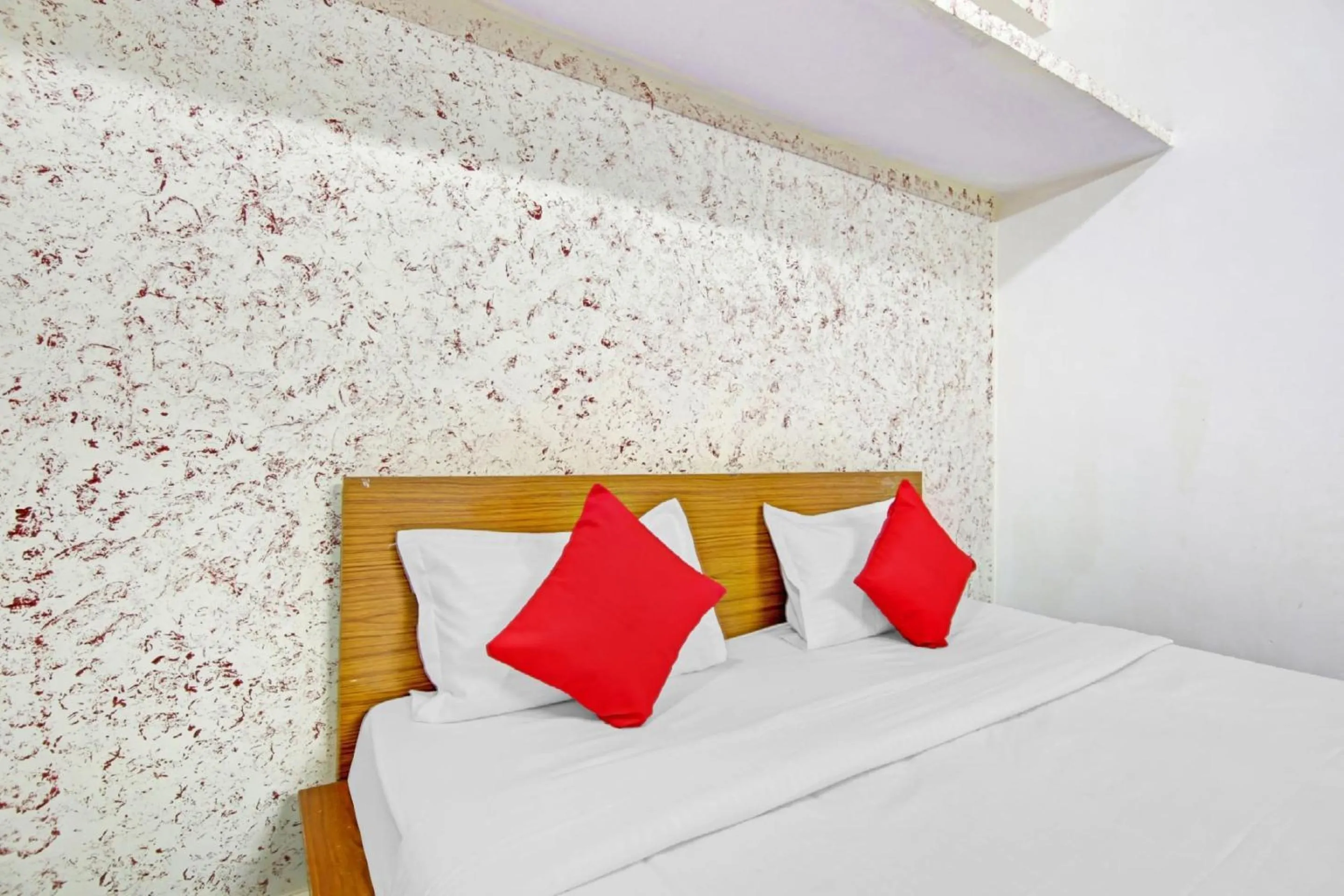 Bedroom, Bed in Hotel O Royal