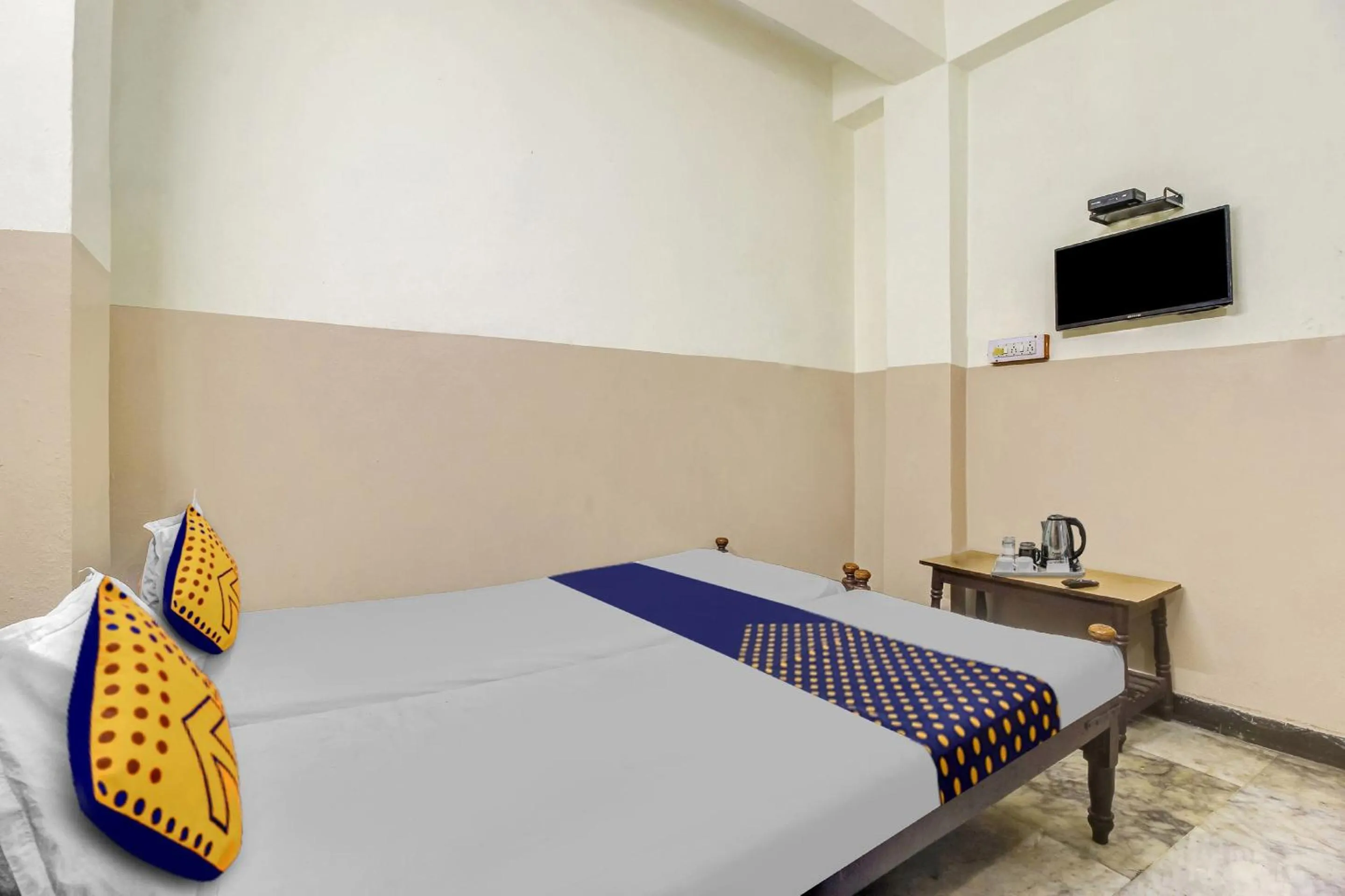 Bedroom, Bed in Hotel O Bhavani Rest Rooms