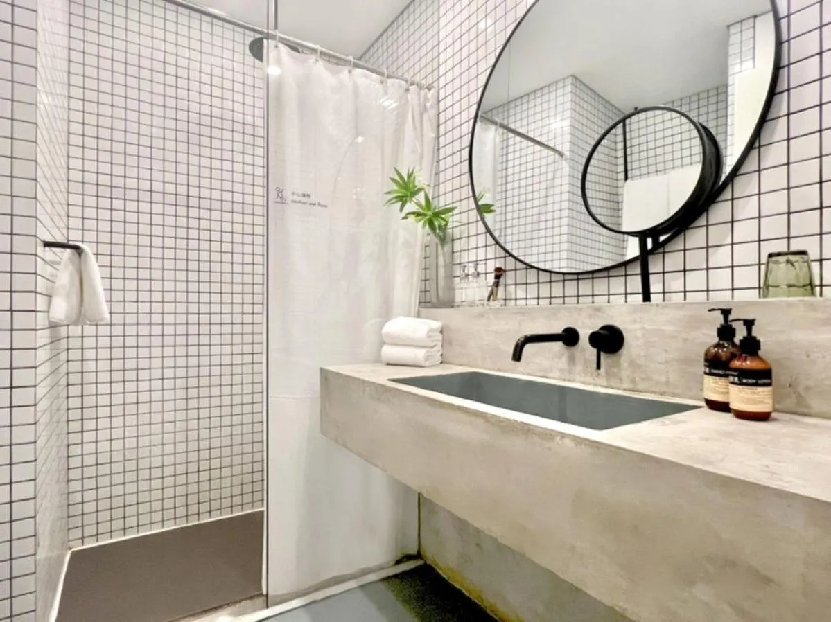 Bathroom in base-Shanghai Pusan Serviced Apartment