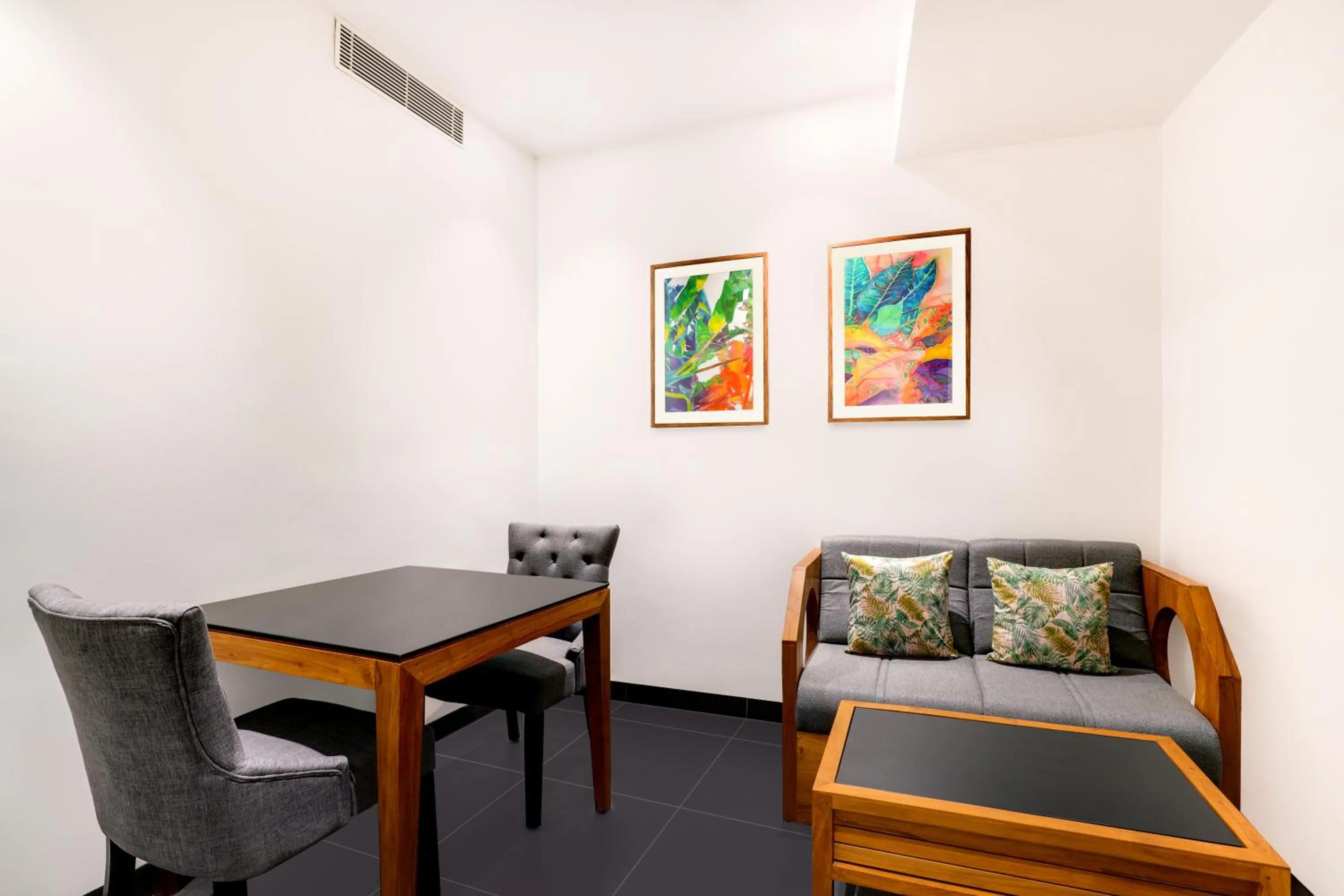 Seating area in Keys Prima By Lemon Tree Hotels, Thekkady