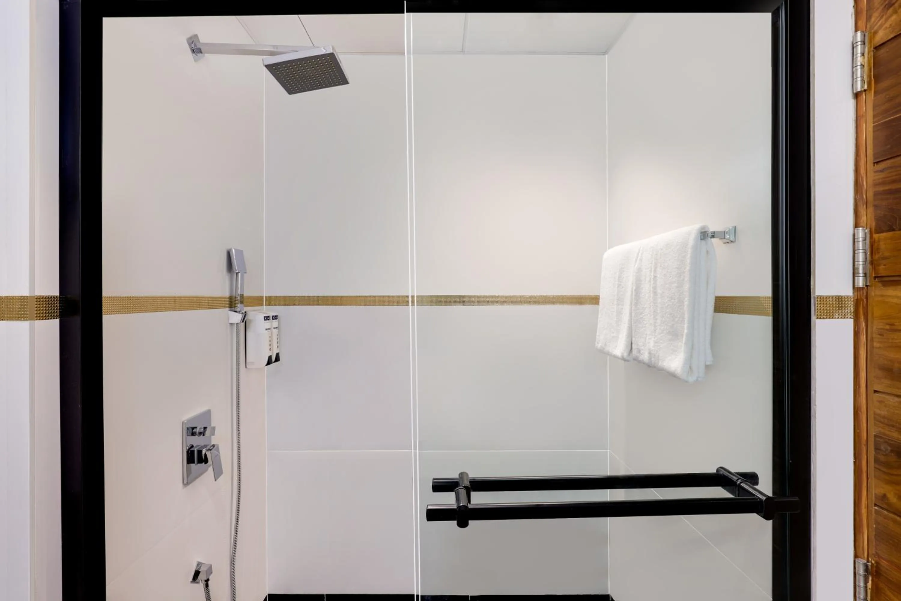 Bathroom in Keys Prima By Lemon Tree Hotels, Thekkady