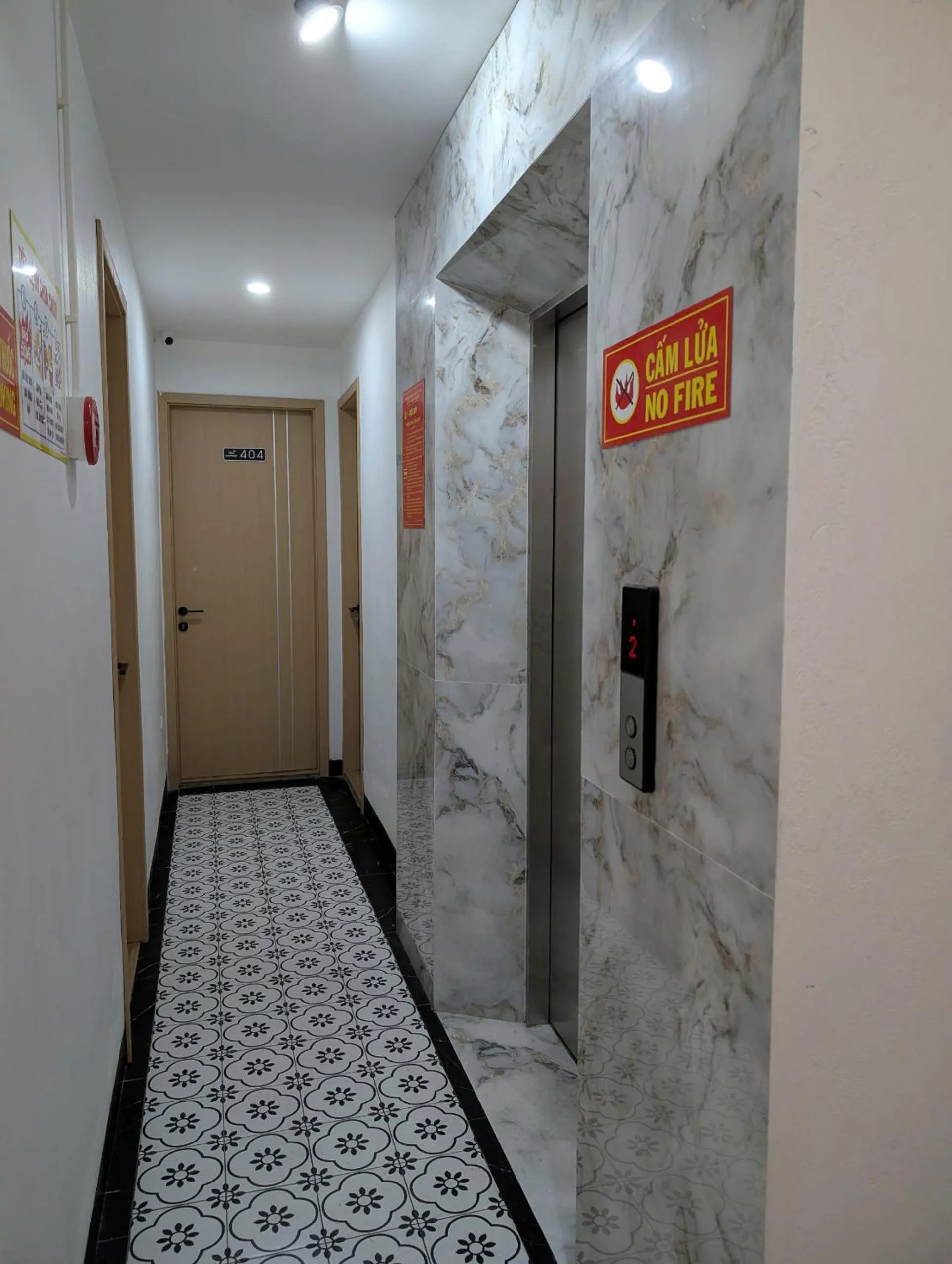 elevator in Era Apartment Thai Ha