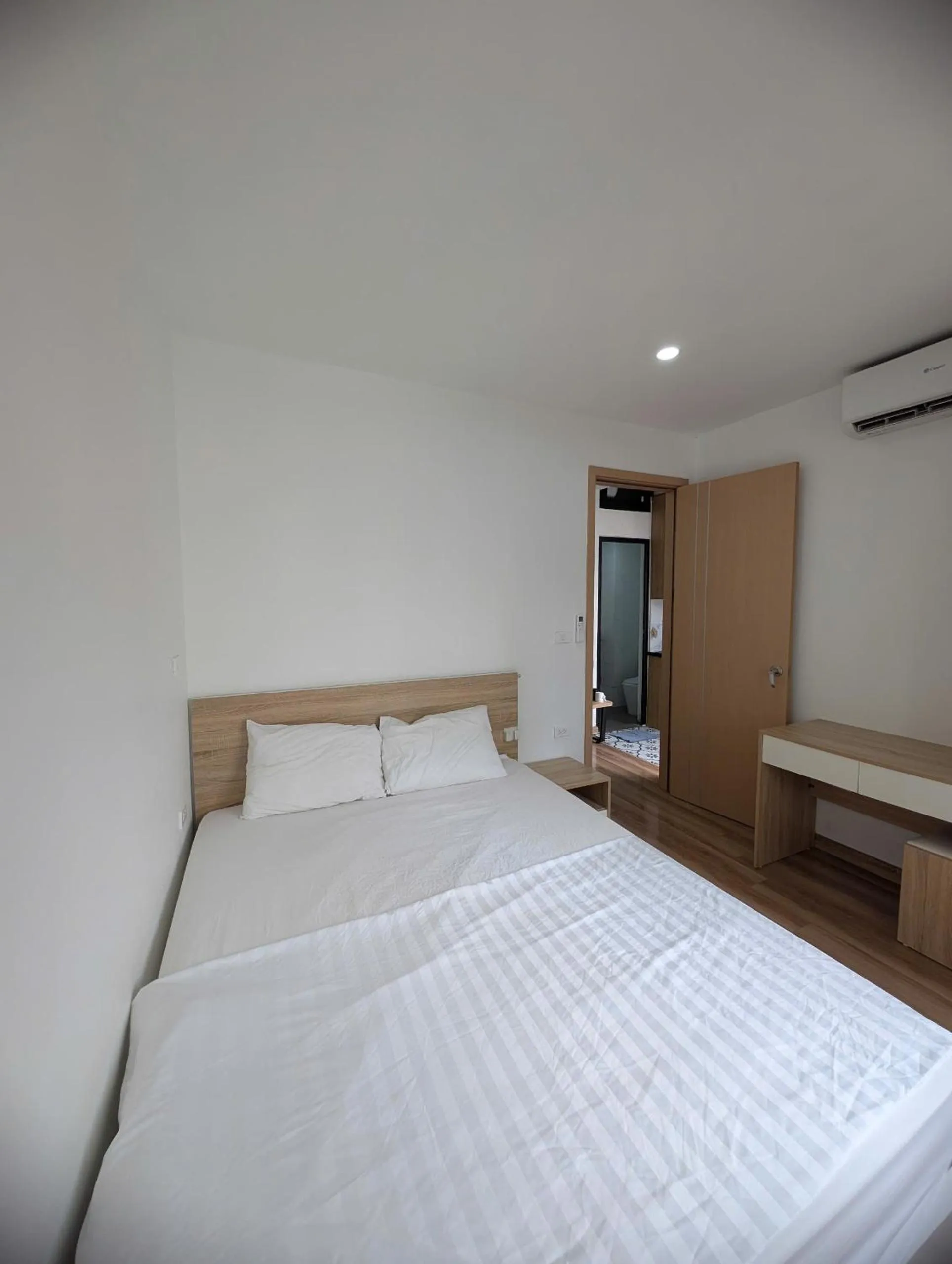 Bed in Era Apartment Thai Ha