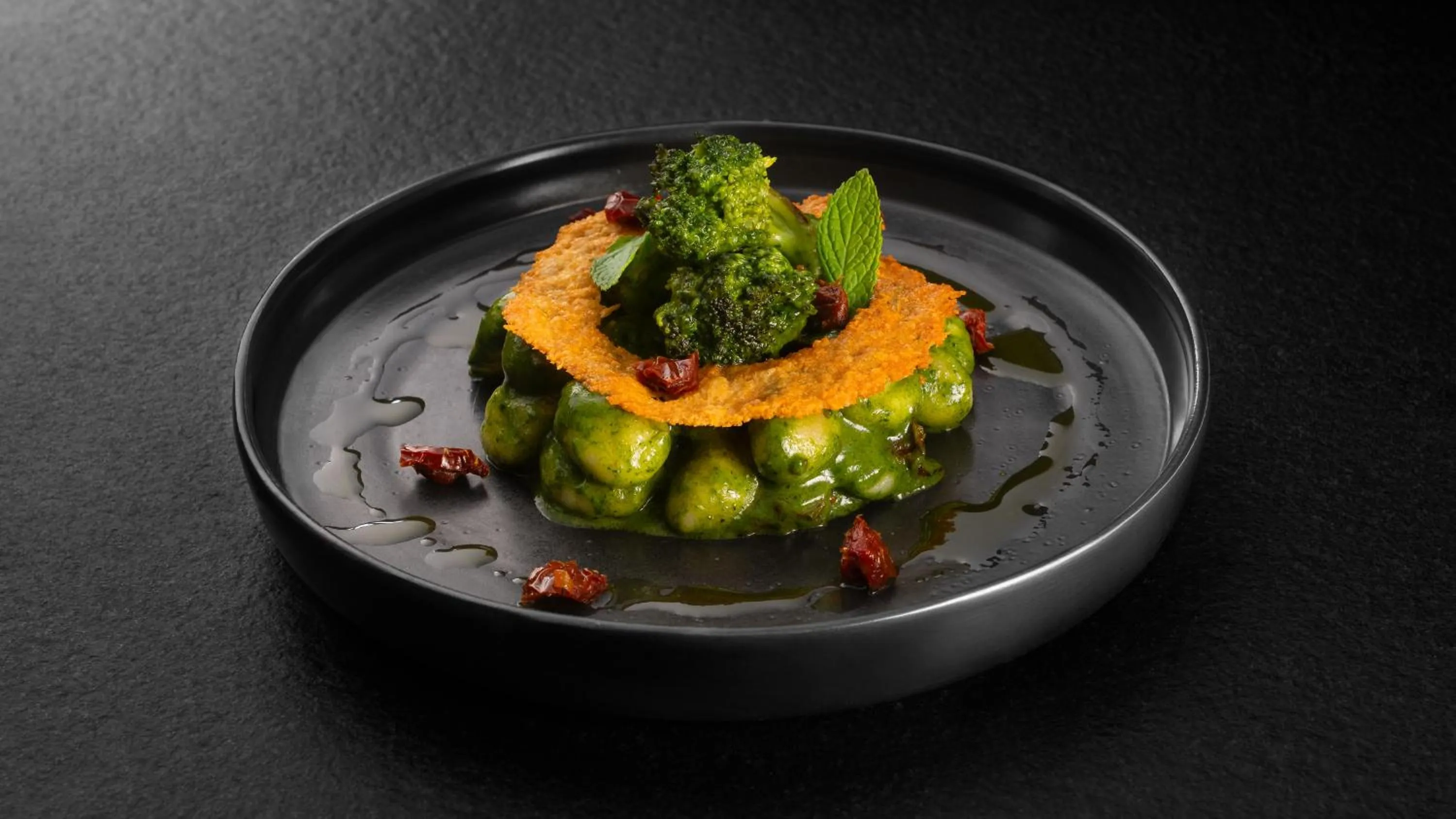 Restaurant/places to eat in Aeolos Resort