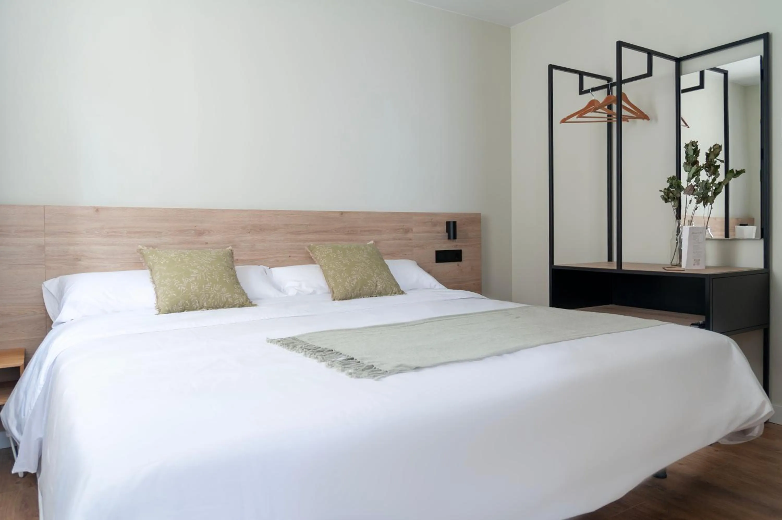 Bedroom, Bed in Albatros