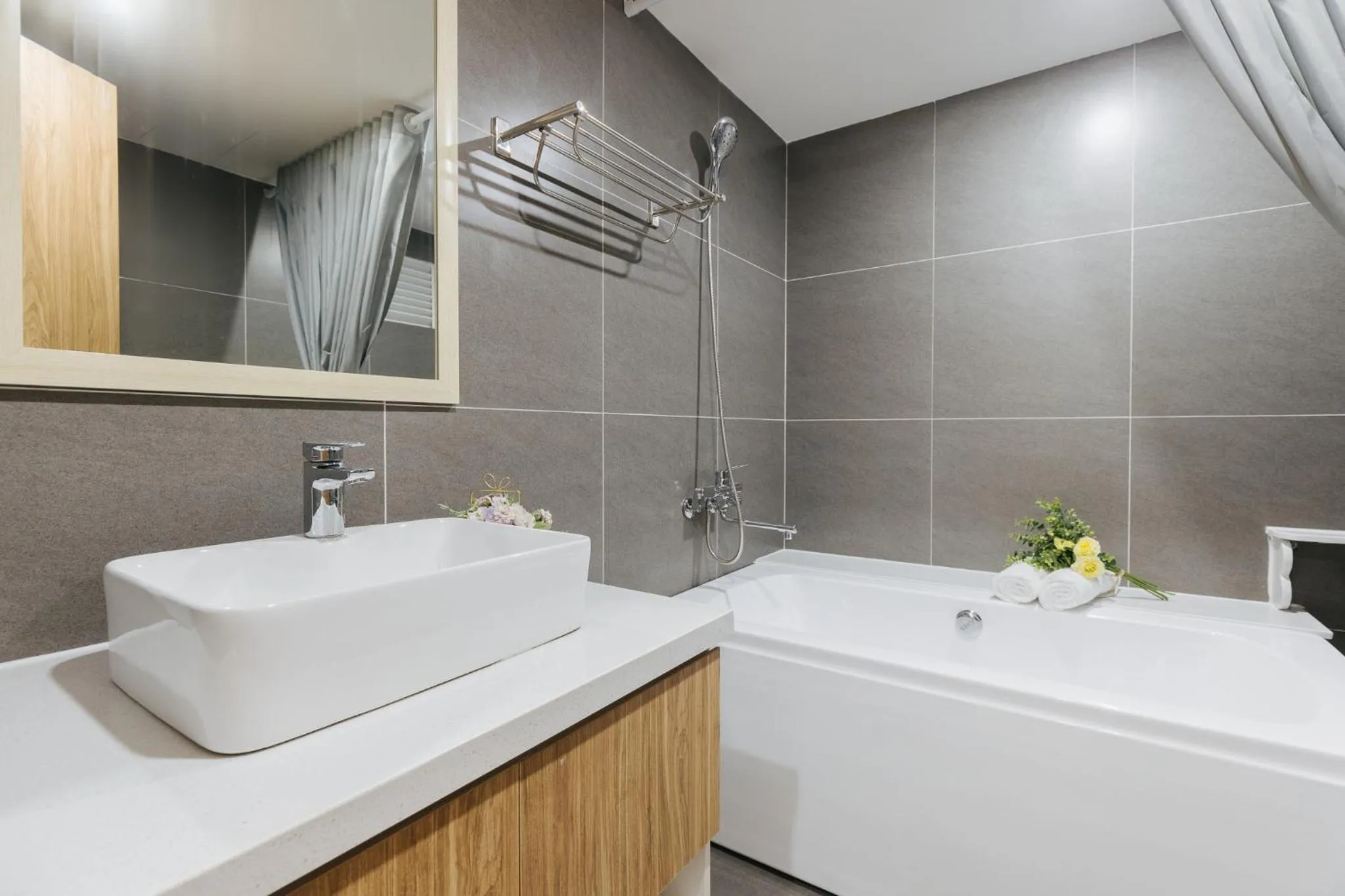 Bath in Myrcella Urban Studio