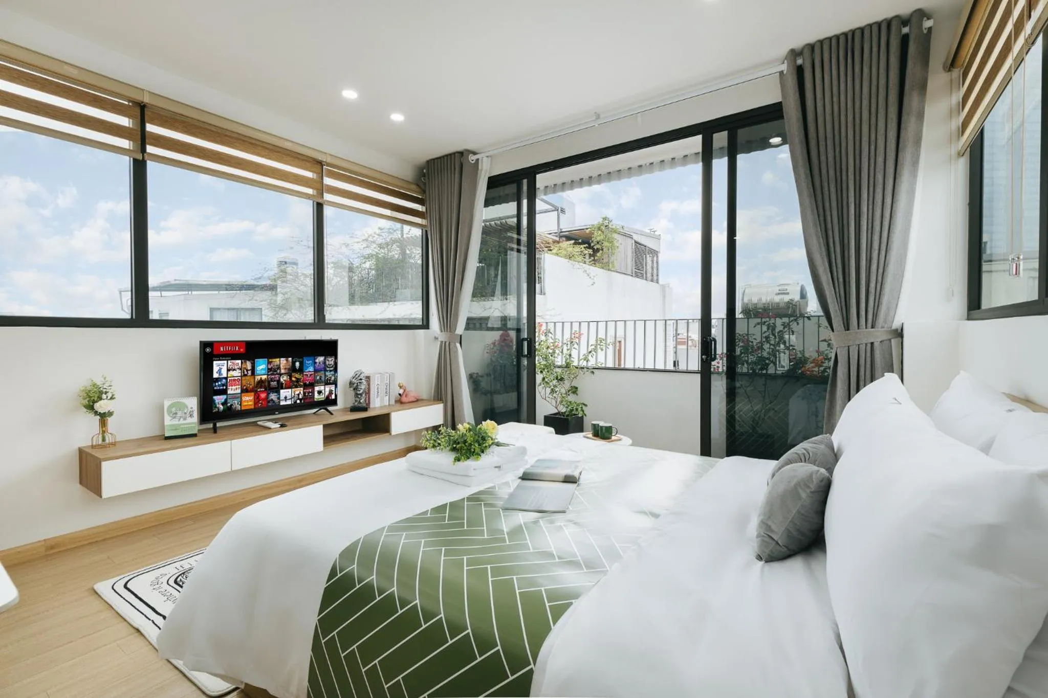 Photo of the whole room, Bed in Myrcella Urban Studio