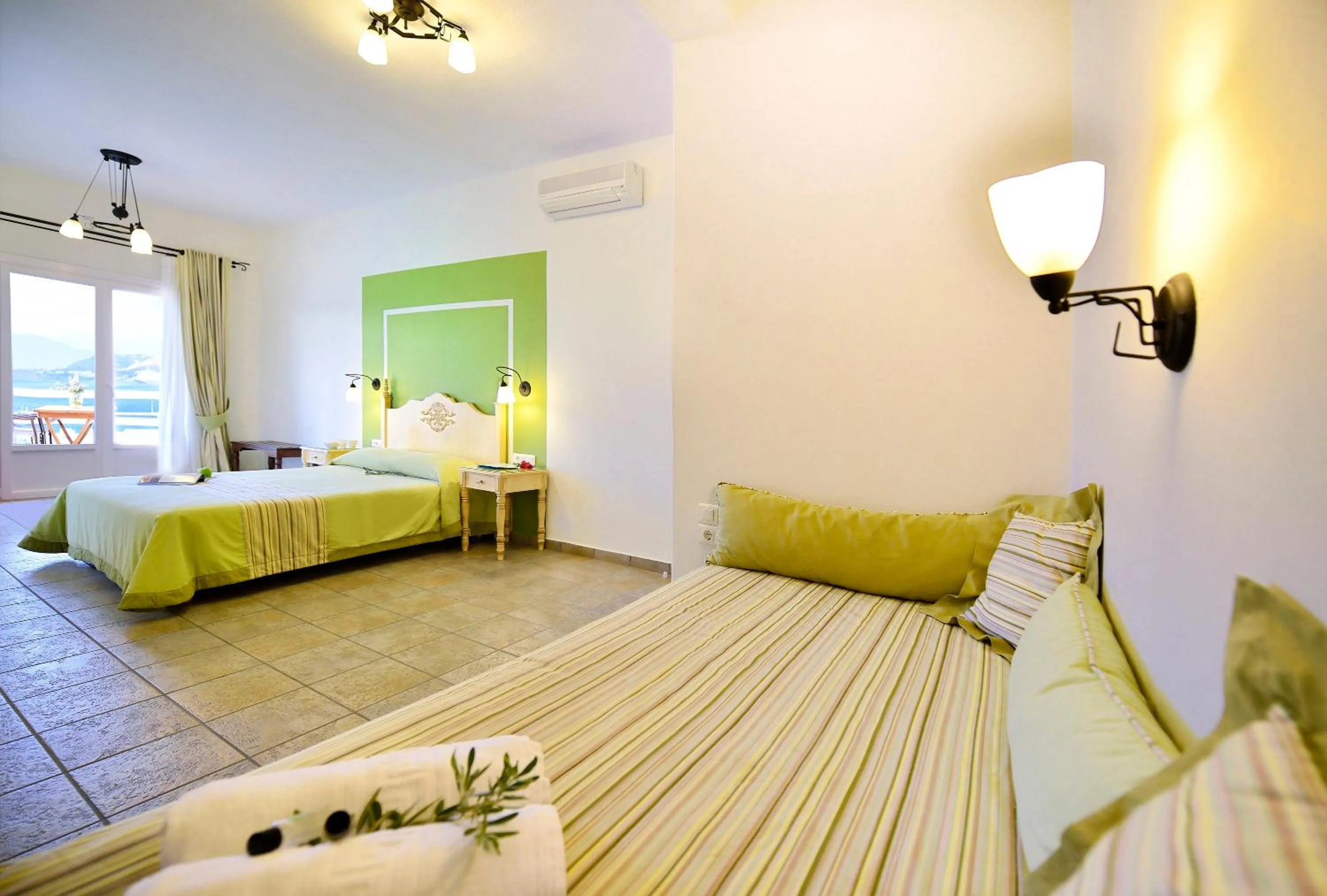 Bed in Pelican Hotel