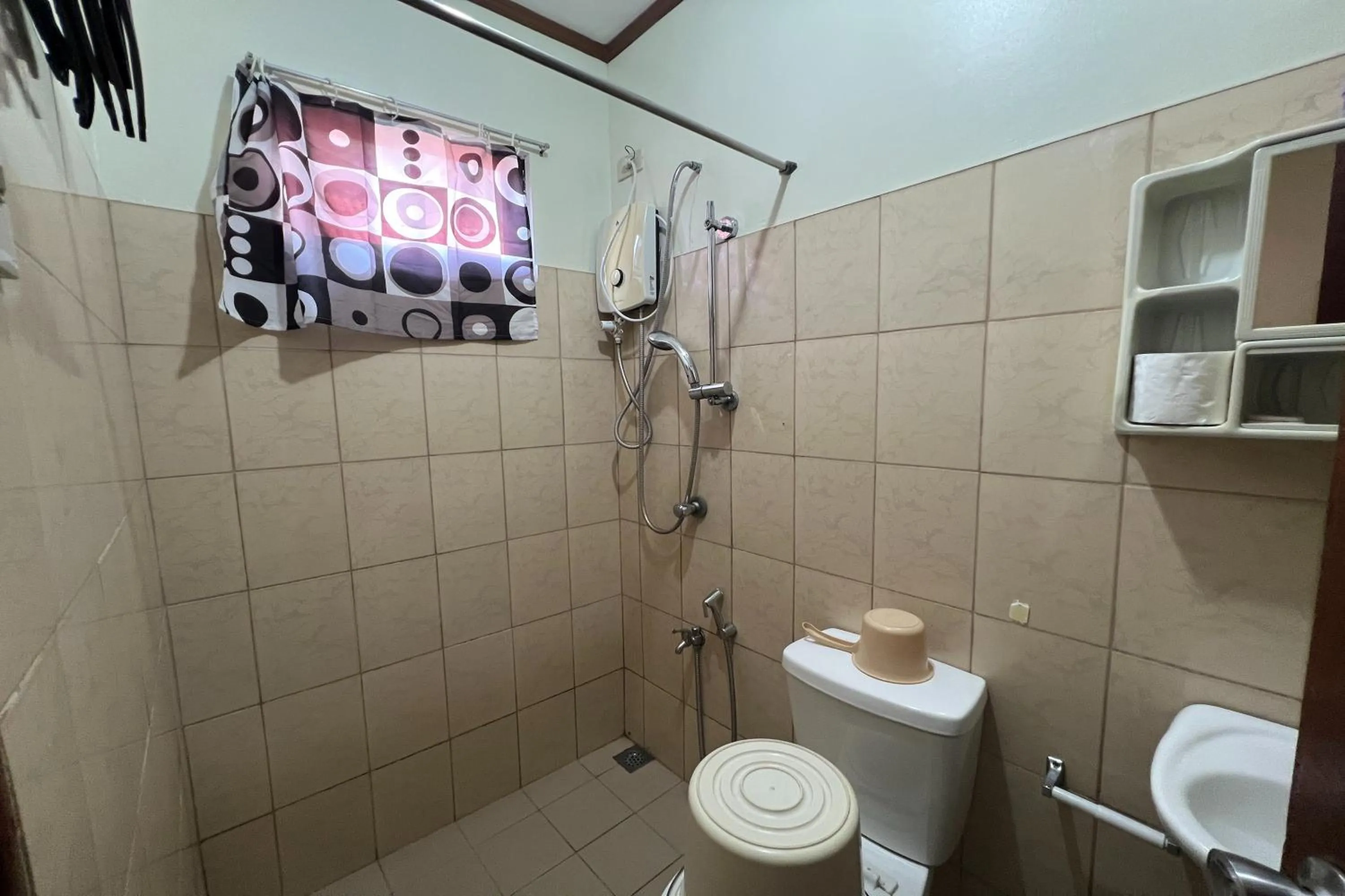 Shower in Tenzai Homestay