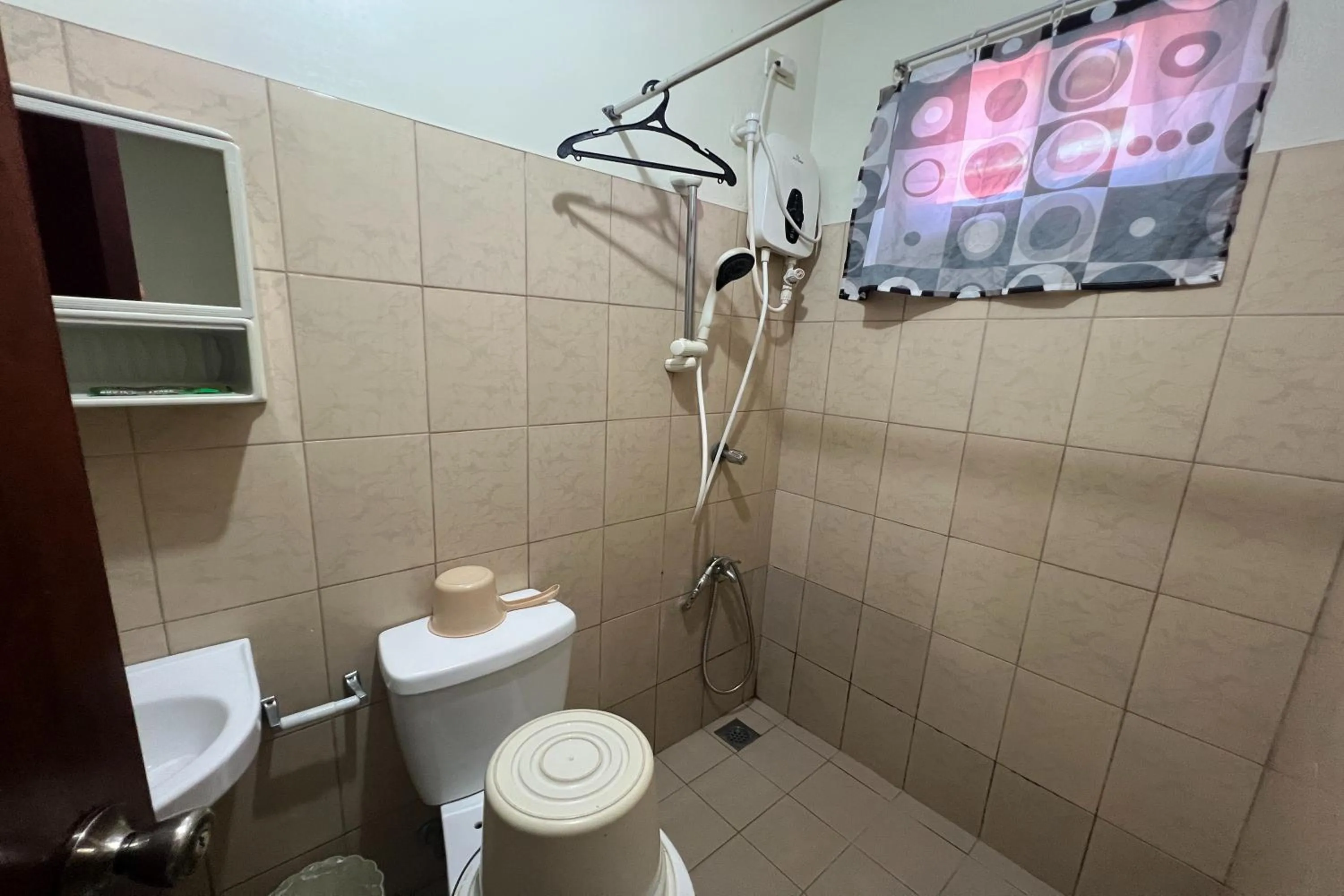 Shower in Tenzai Homestay
