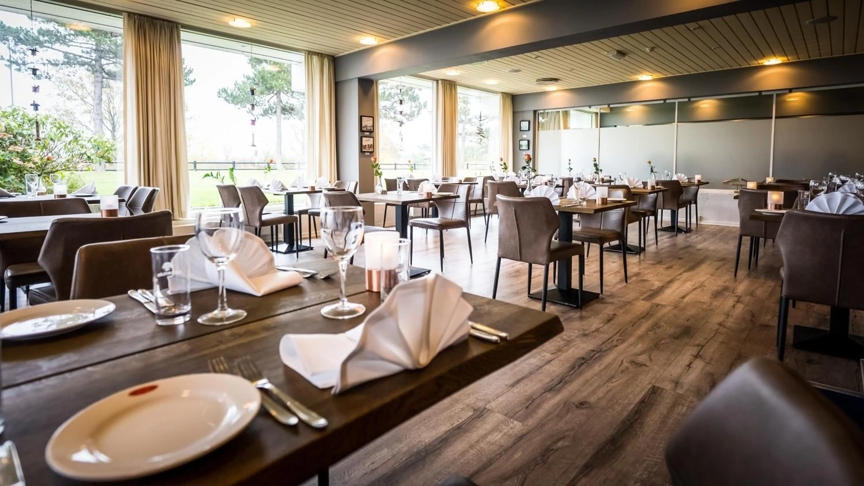 Restaurant/places to eat in Hotel/ Apartments Marina