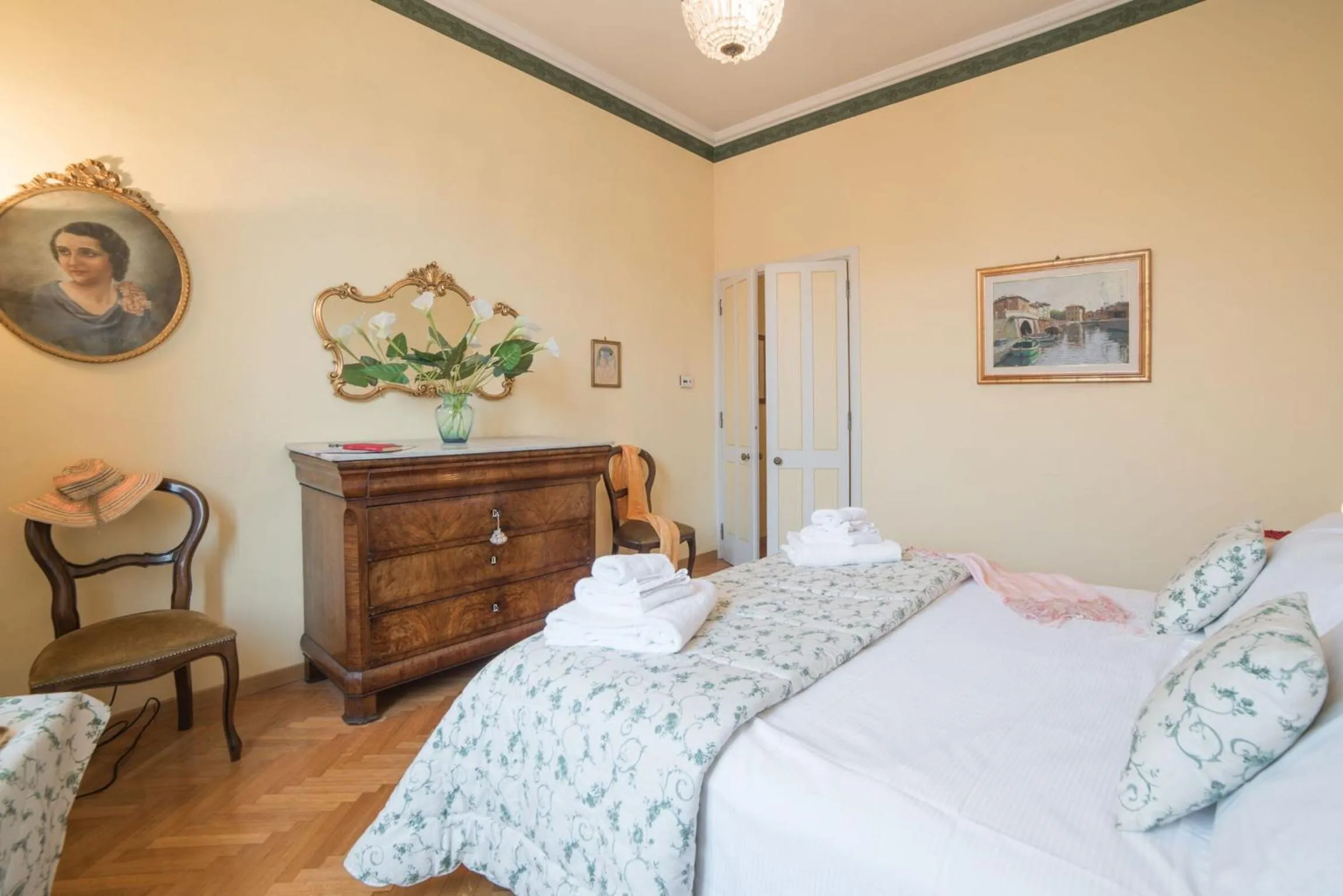 Bed in Italian Experience-Duomo Suite