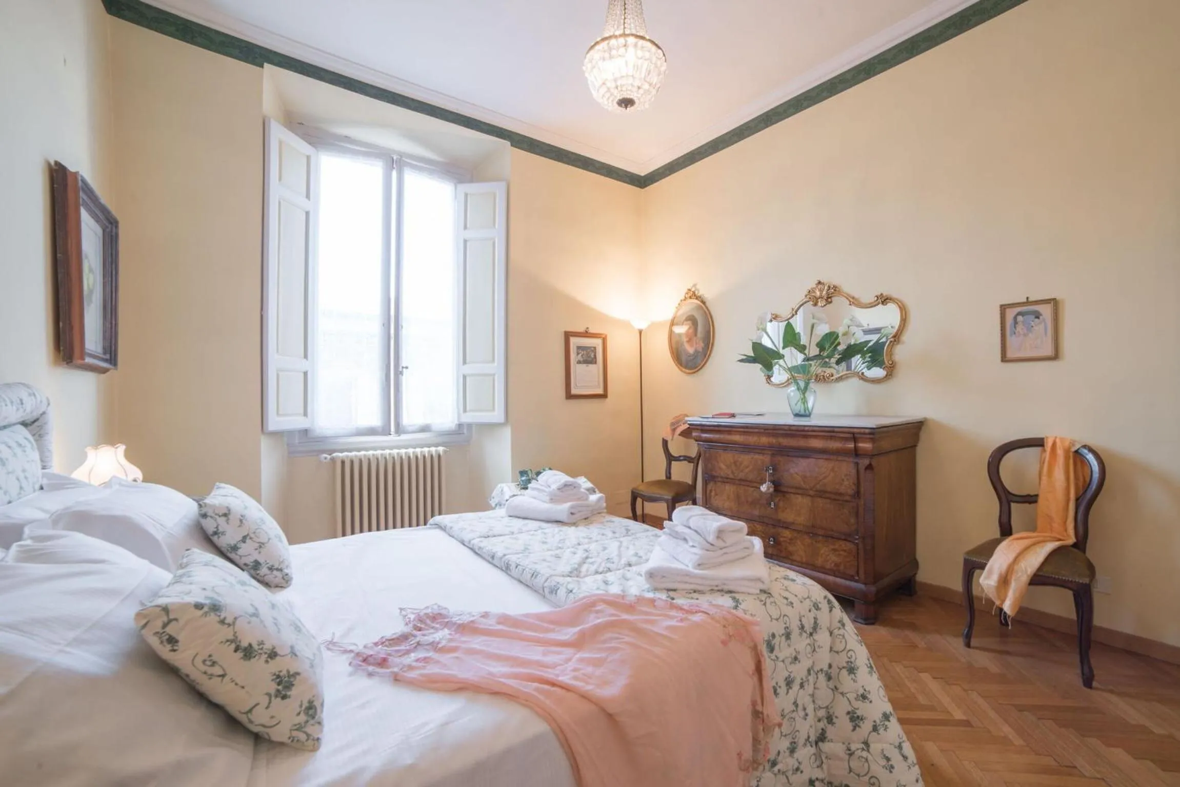 Bed in Italian Experience-Duomo Suite