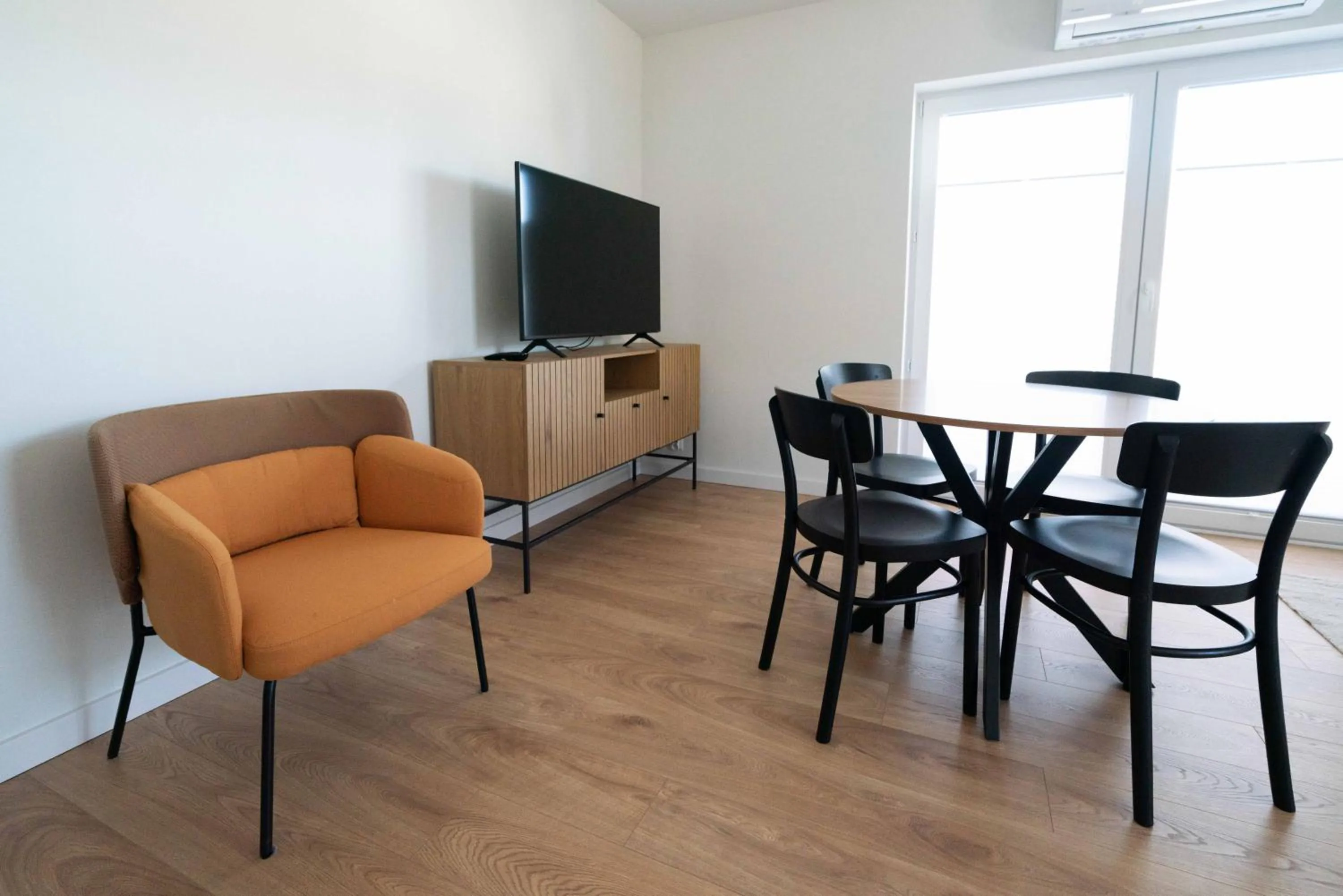 TV and multimedia in Aparthotel Weissa 7