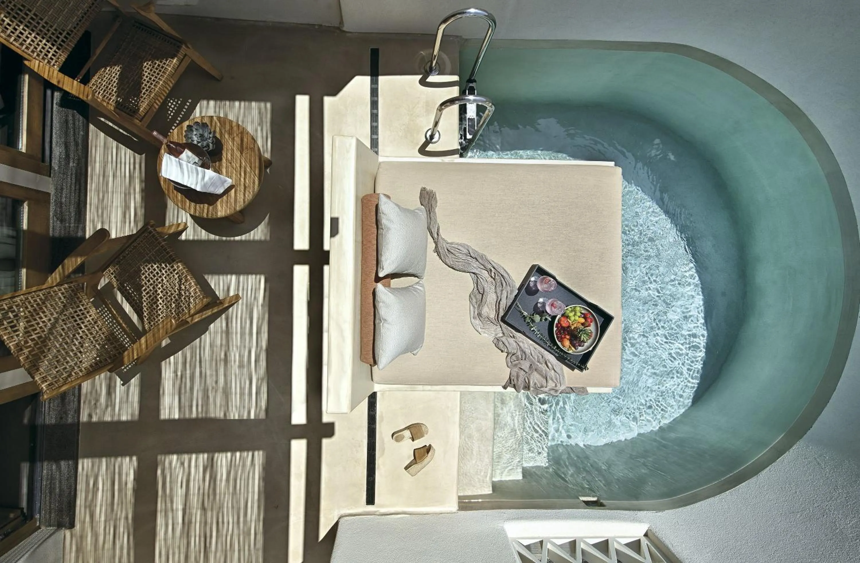 Patio in Domes Noruz Mykonos