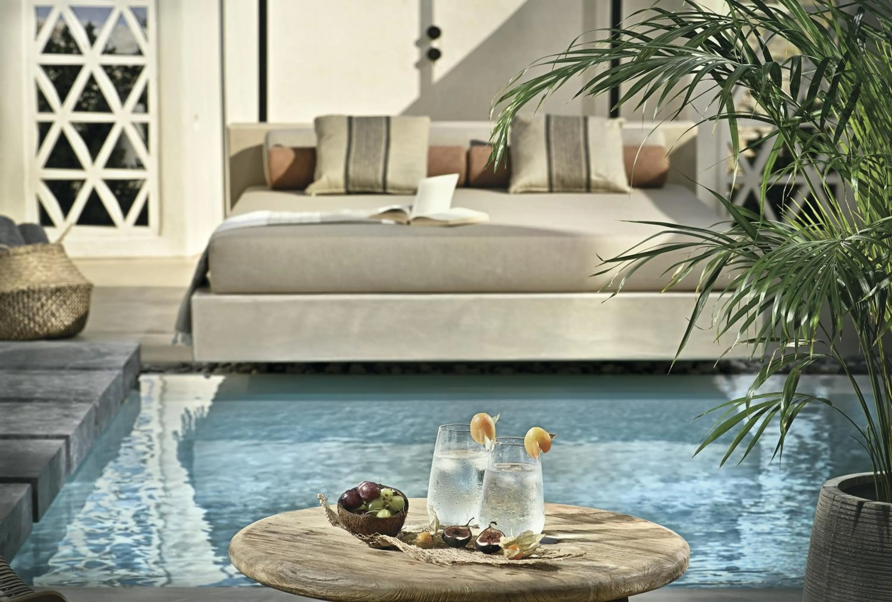 Swimming pool in Domes Noruz Mykonos