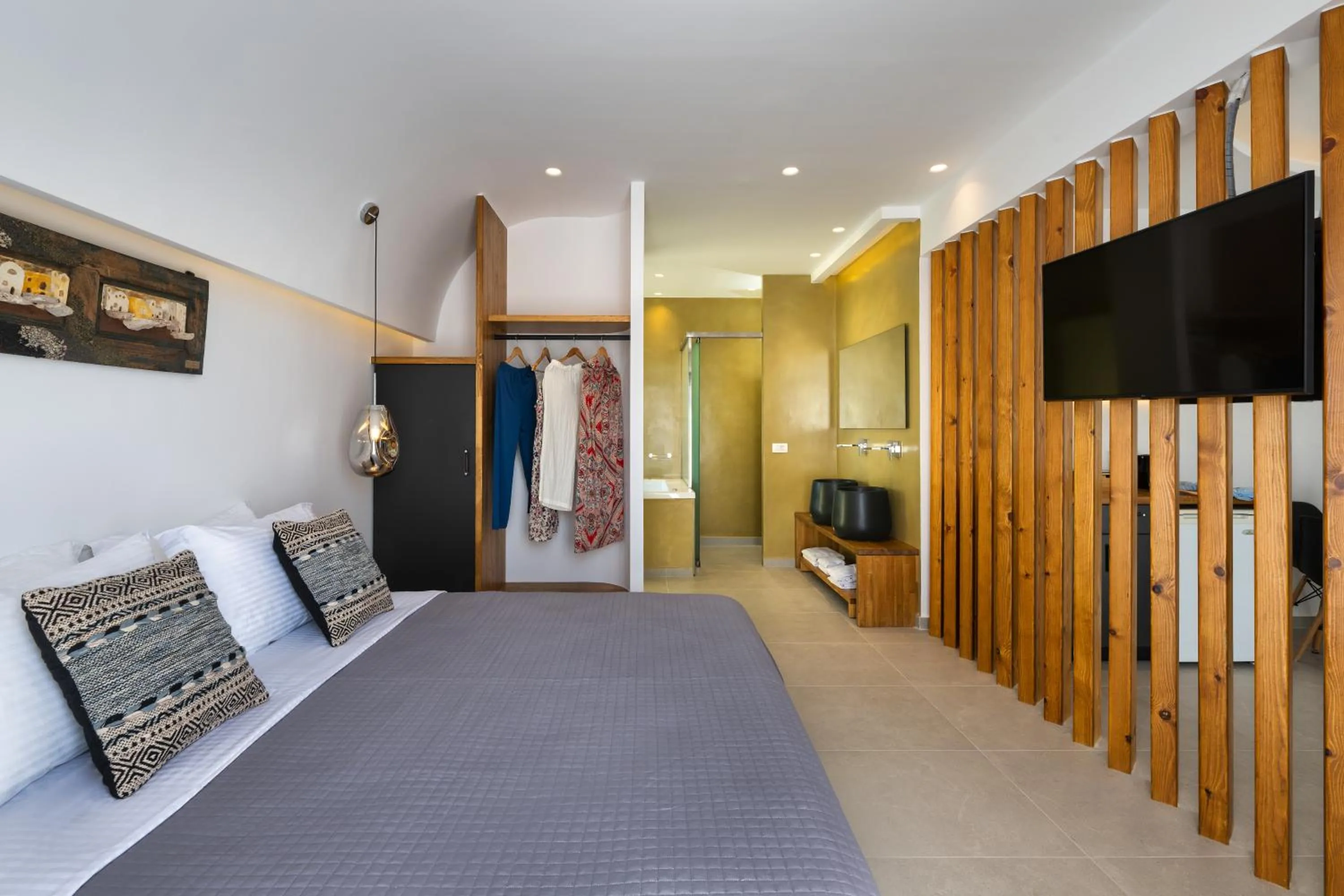 Bed in Alizea Villas & Suites