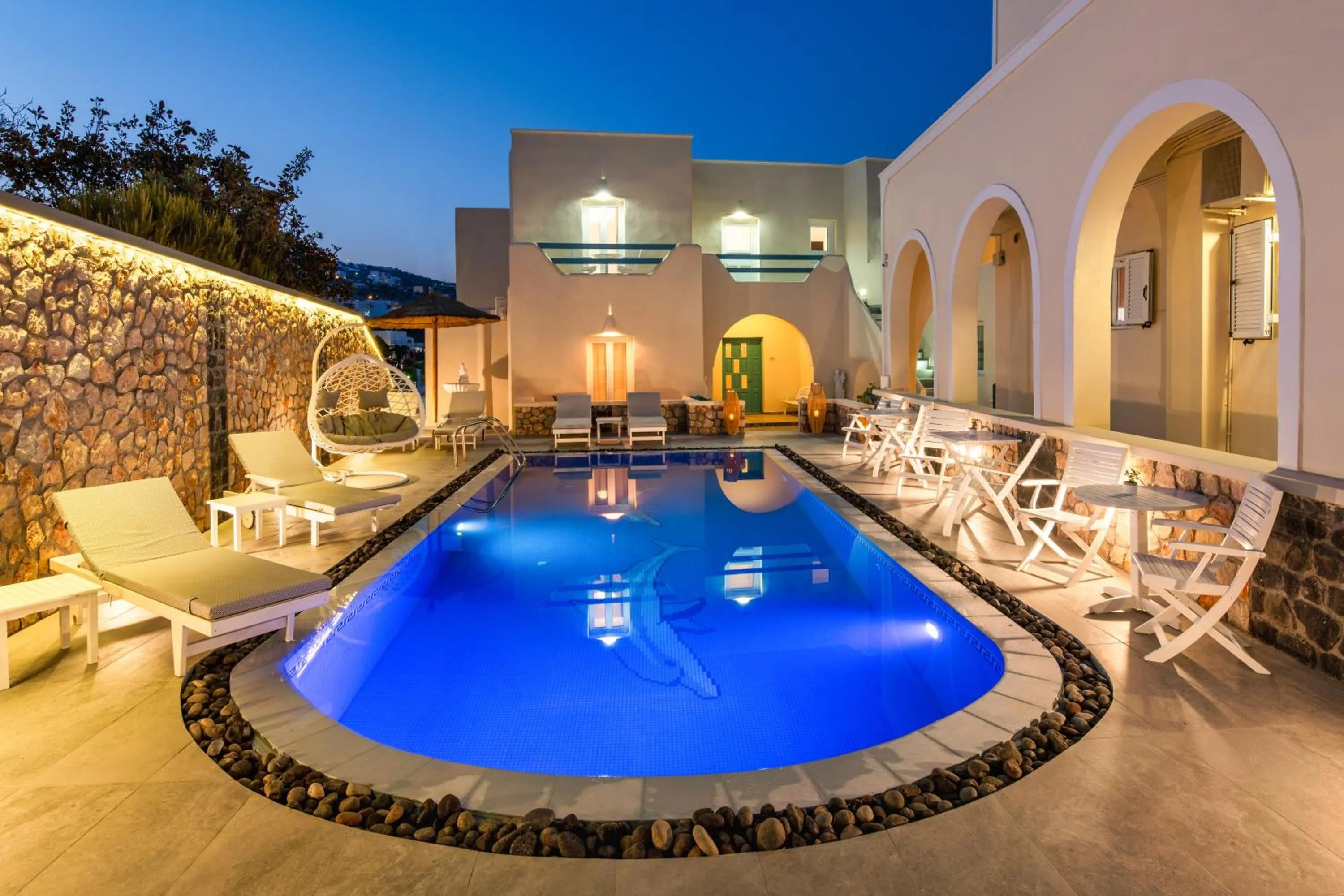 Swimming pool in Alizea Villas & Suites