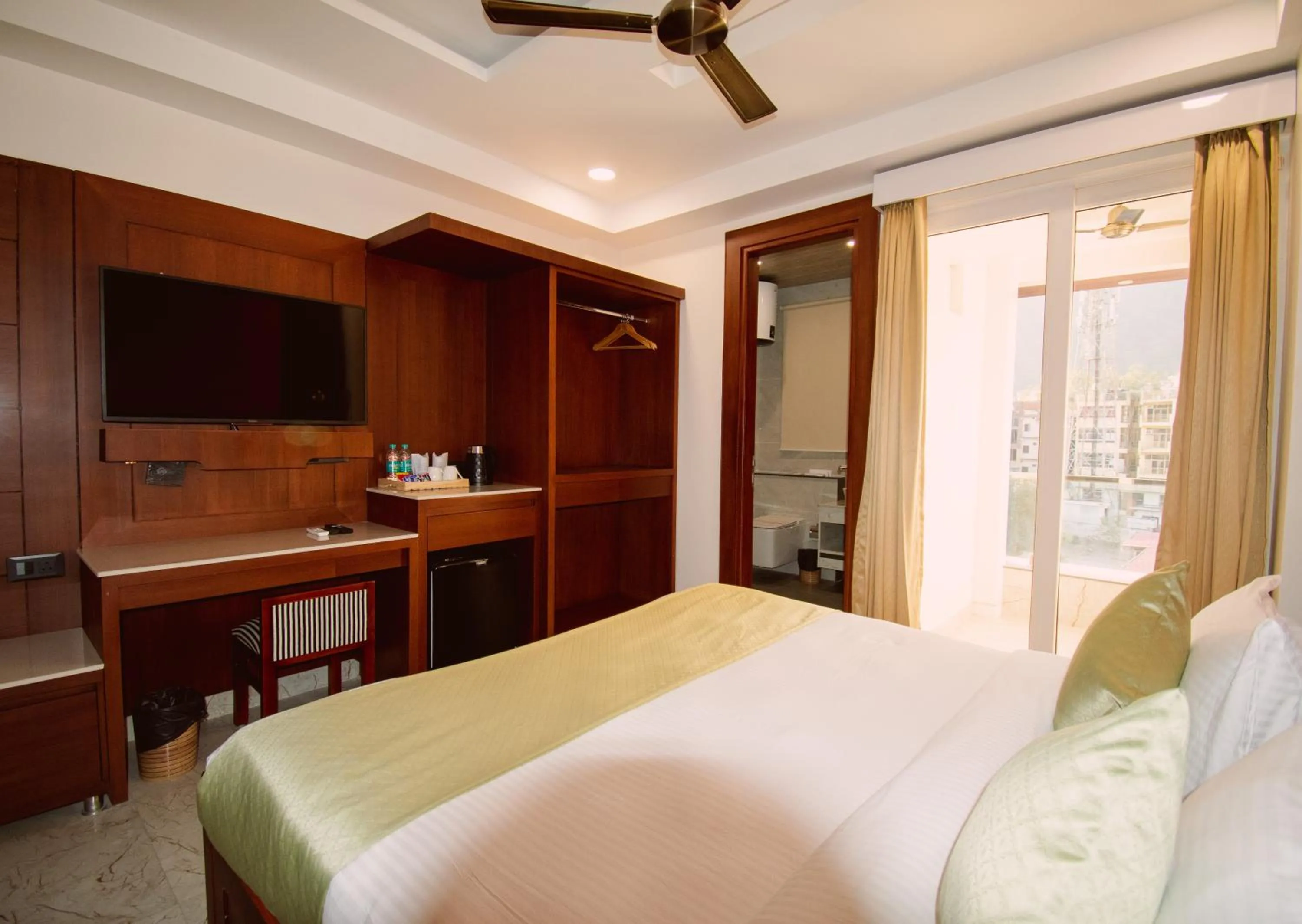 Bed in Holy Shivana Boutique Hotel Rishikesh
