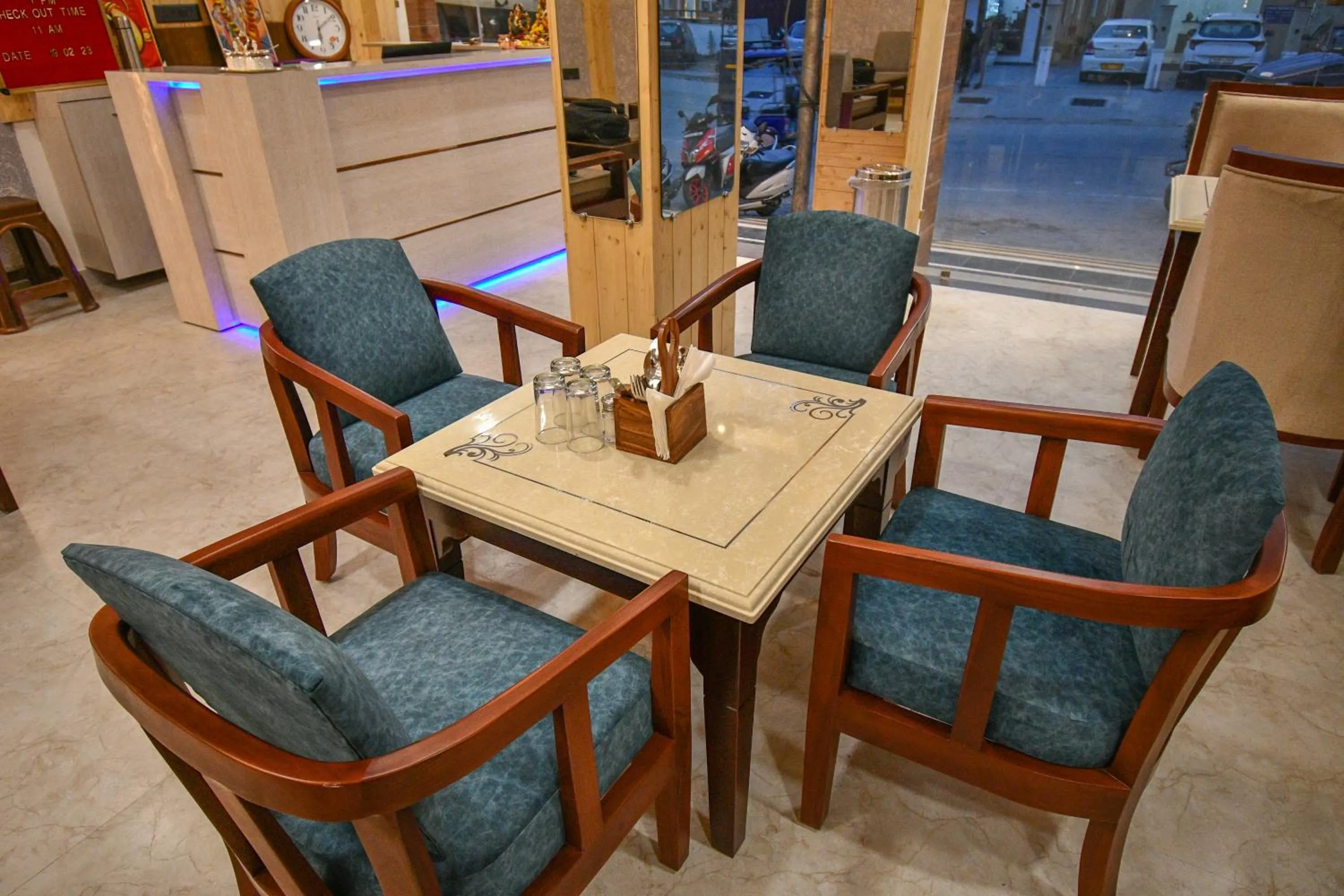 Restaurant/places to eat in Holy Shivana Boutique Hotel Rishikesh