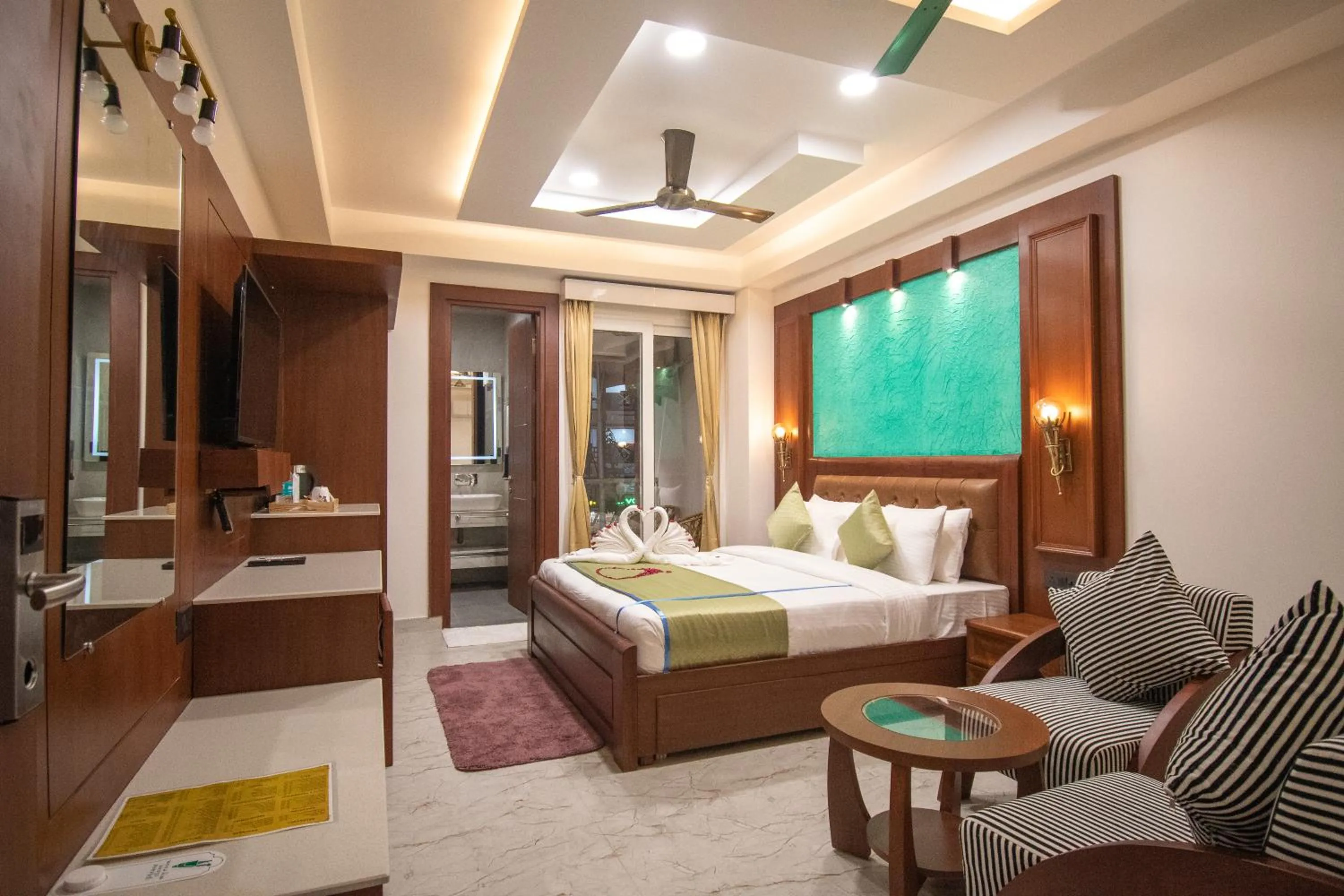 Bed in Holy Shivana Boutique Hotel Rishikesh
