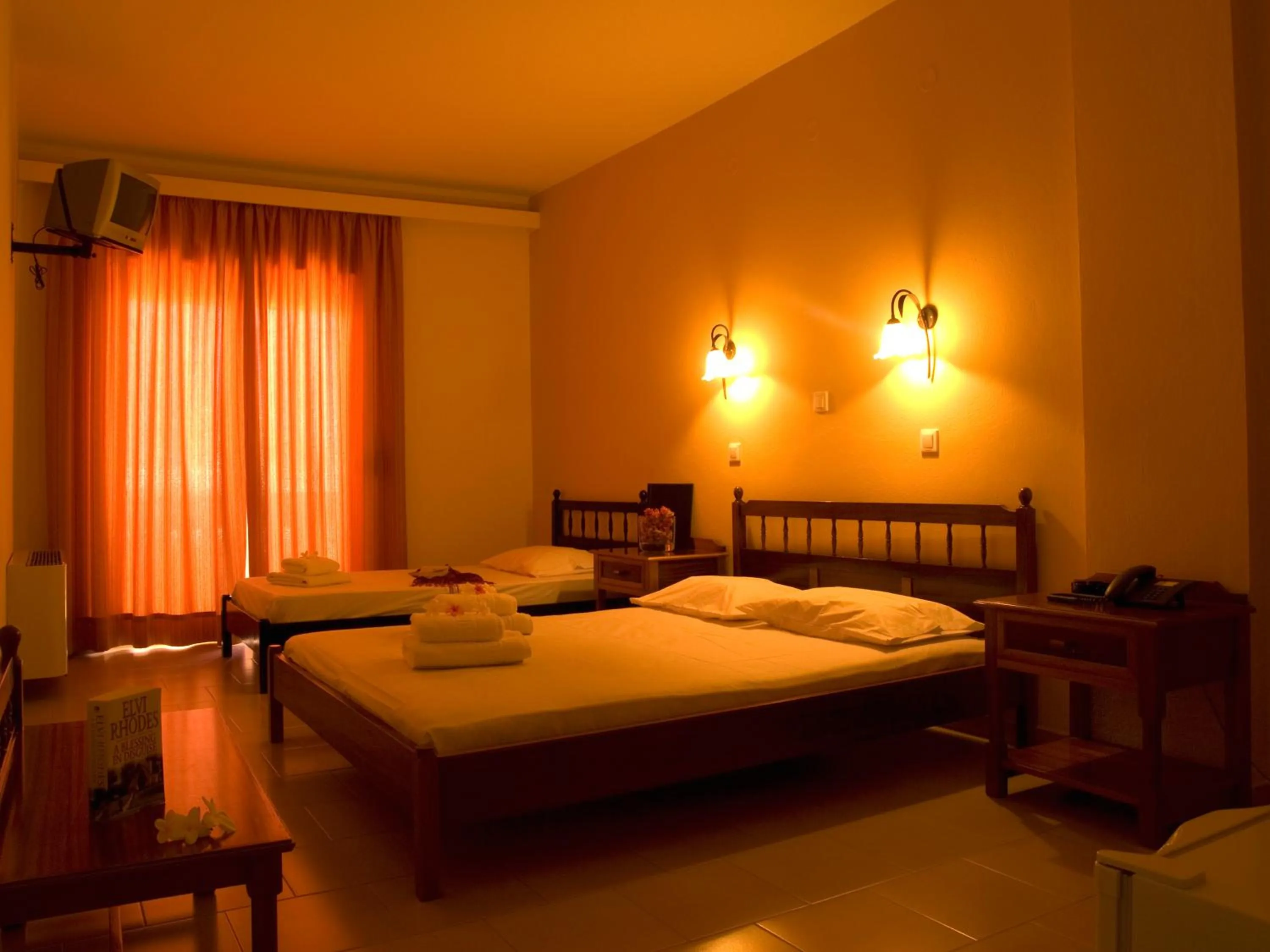 Photo of the whole room, Bed in Kissamos Hotel