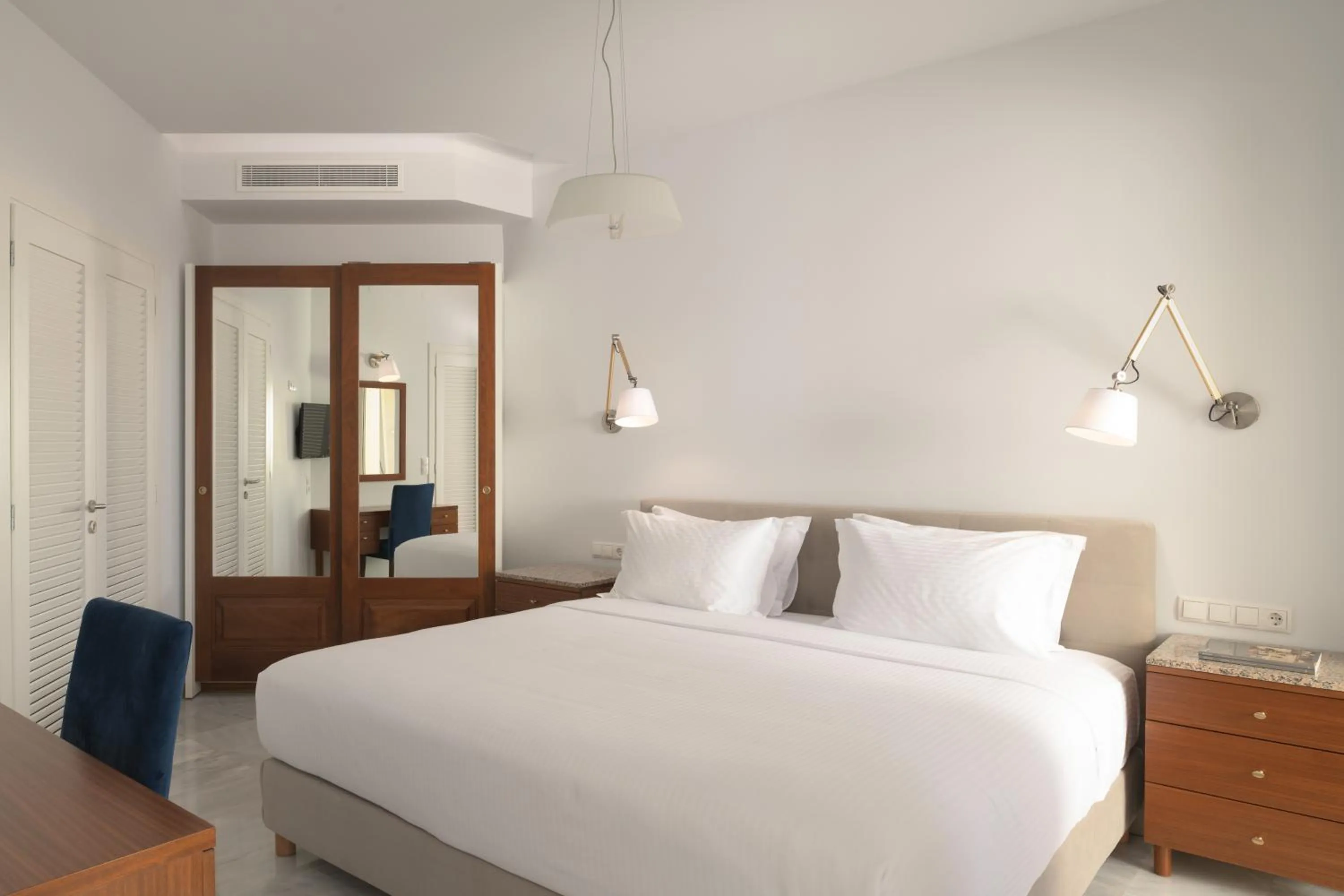 Photo of the whole room, Bed in Macaris Suites & Spa