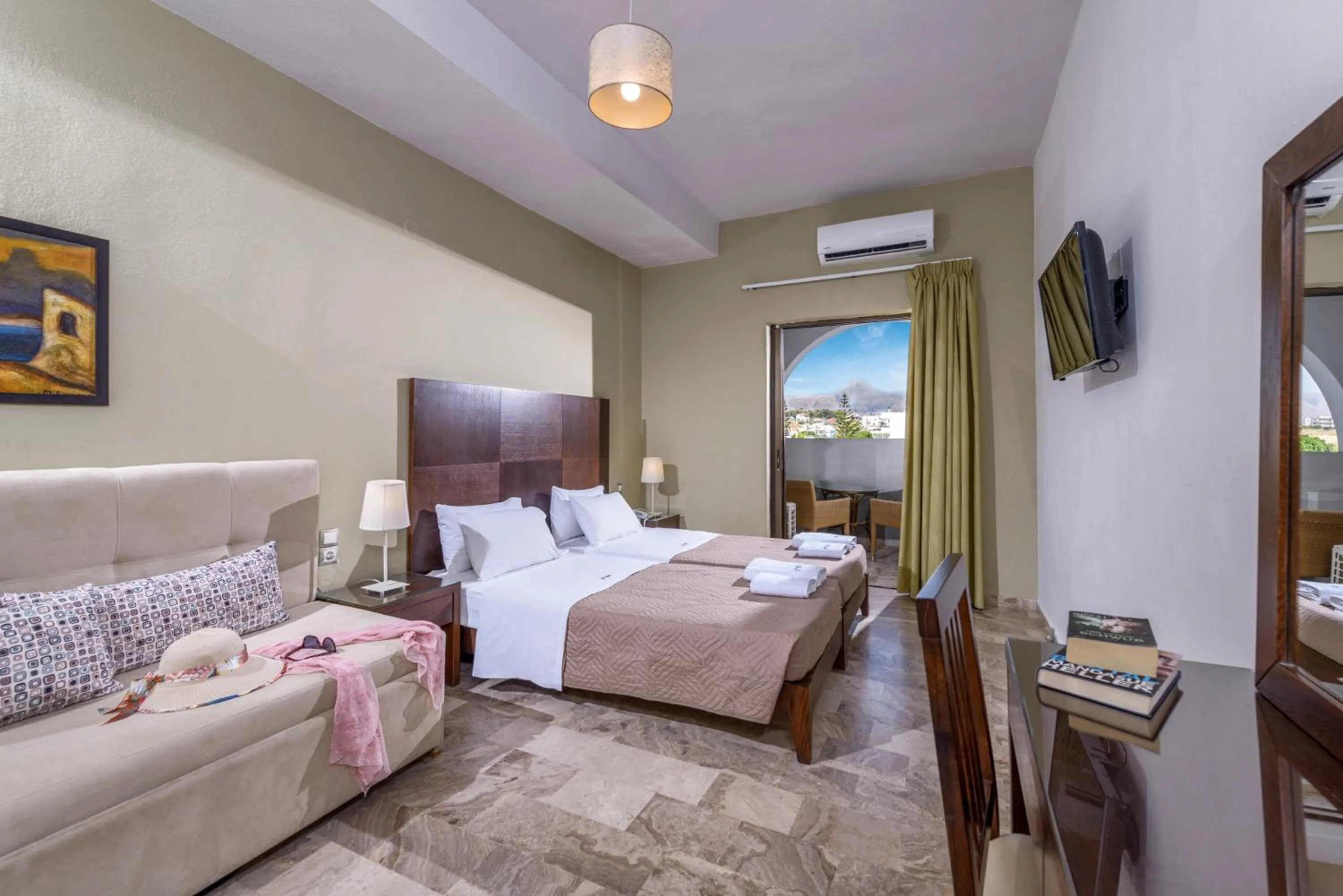 Photo of the whole room, Bed in Vanisko Hotel