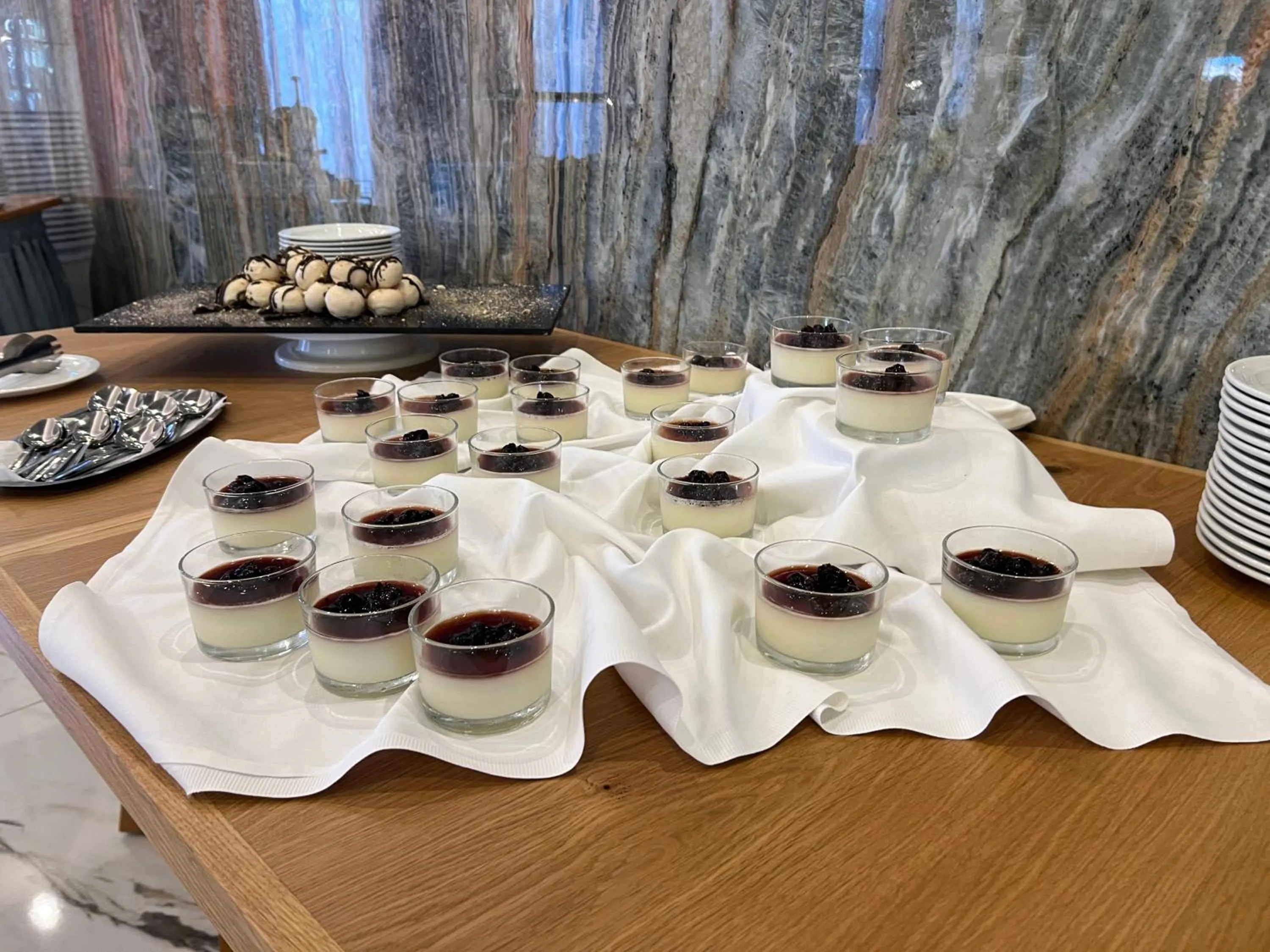 Restaurant/places to eat in Vanisko Hotel