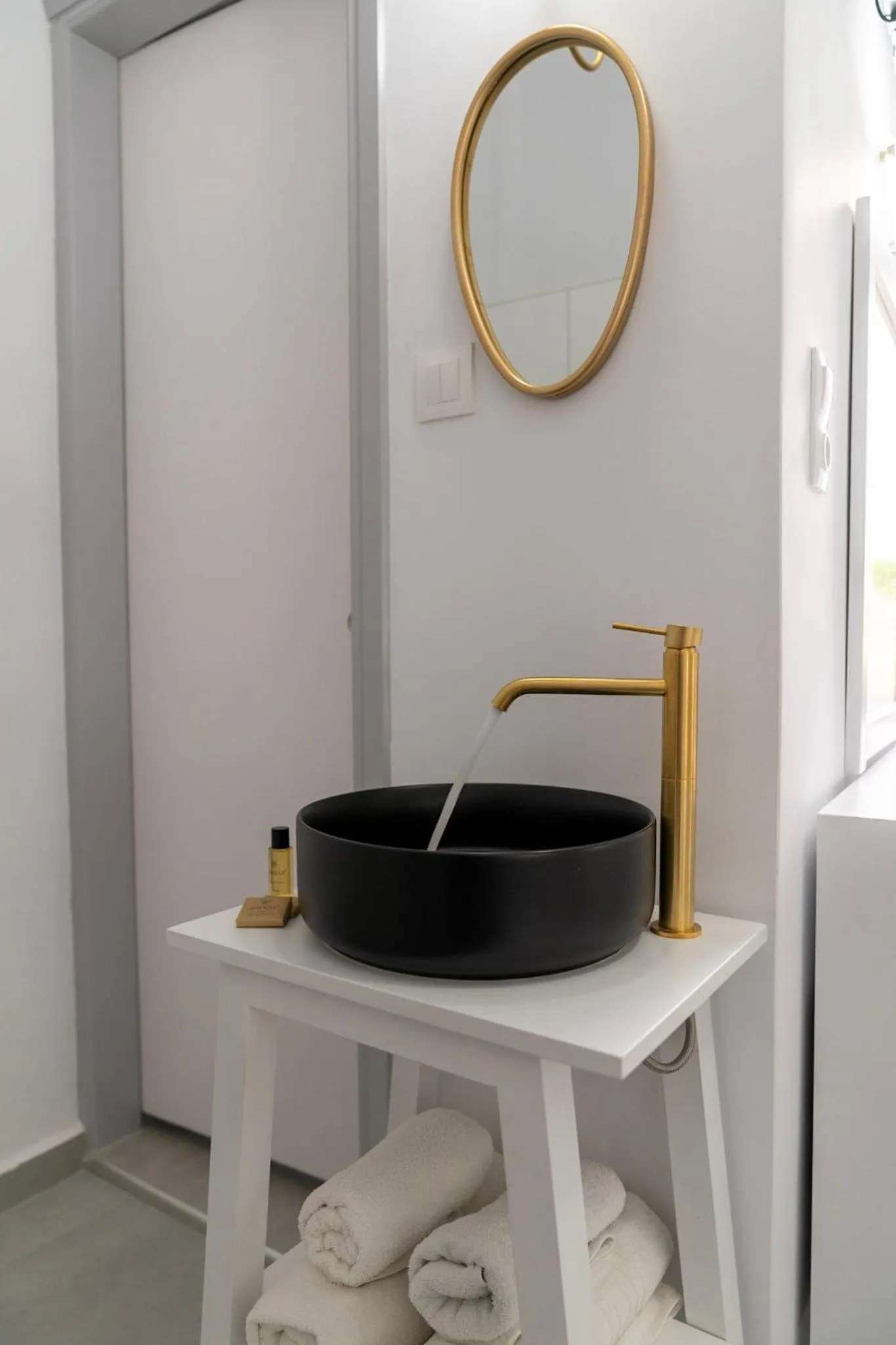 Bathroom in Roxani Hotel