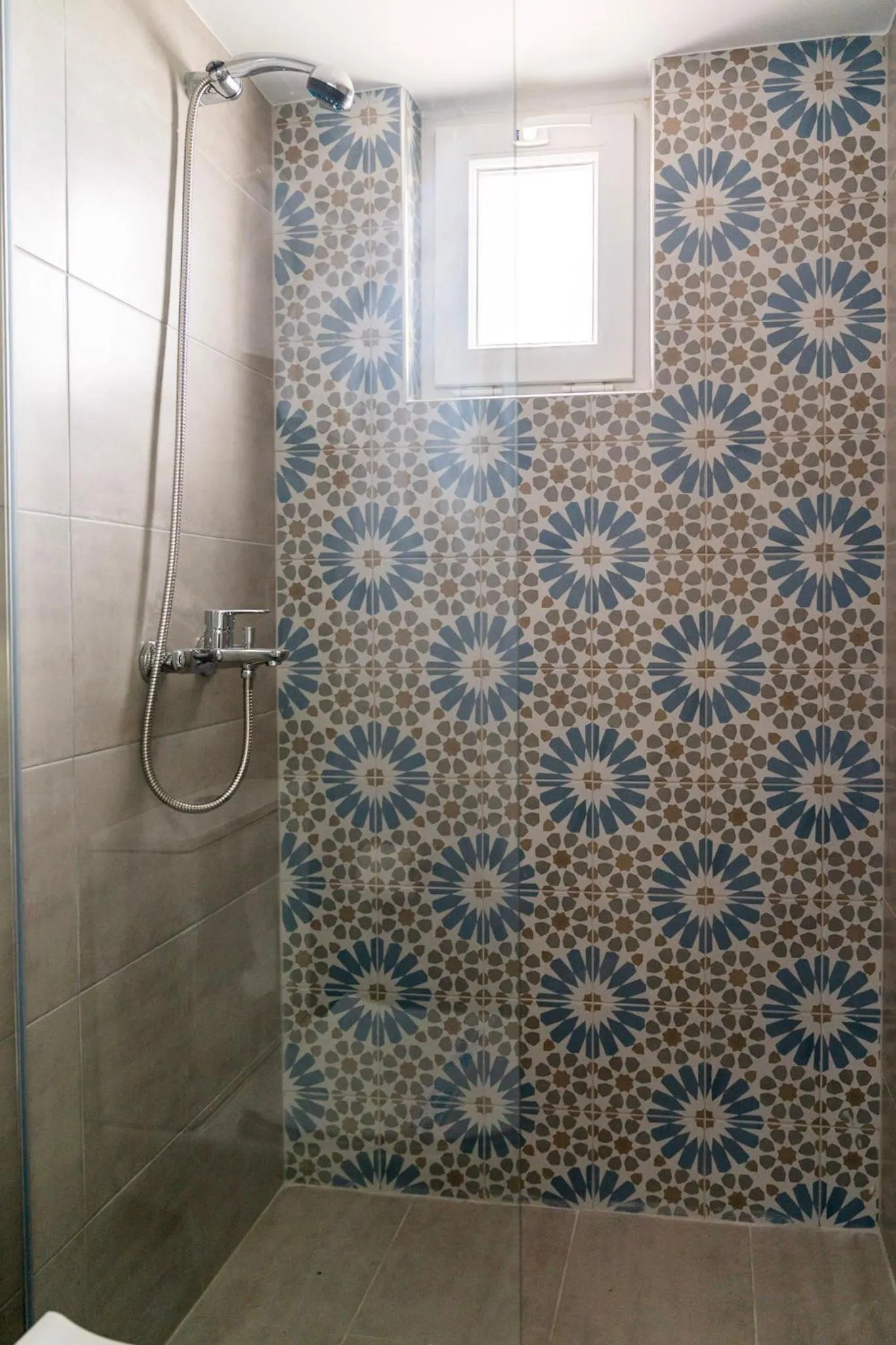 Bathroom in Roxani Hotel