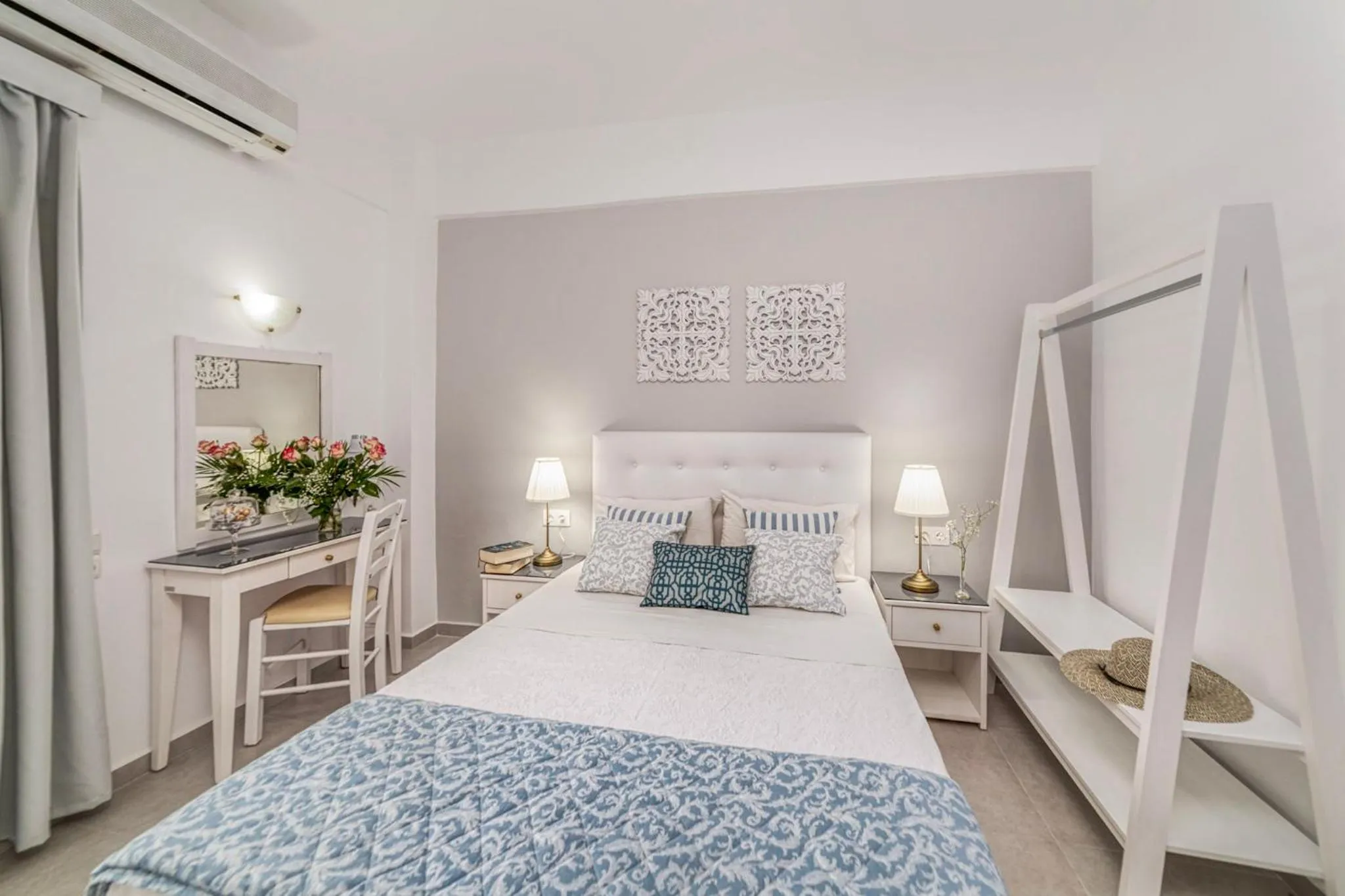 Photo of the whole room, Bed in Roxani Hotel