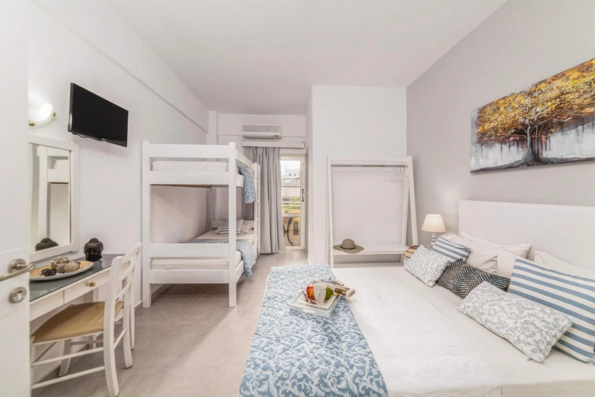 Photo of the whole room, Bed in Roxani Hotel