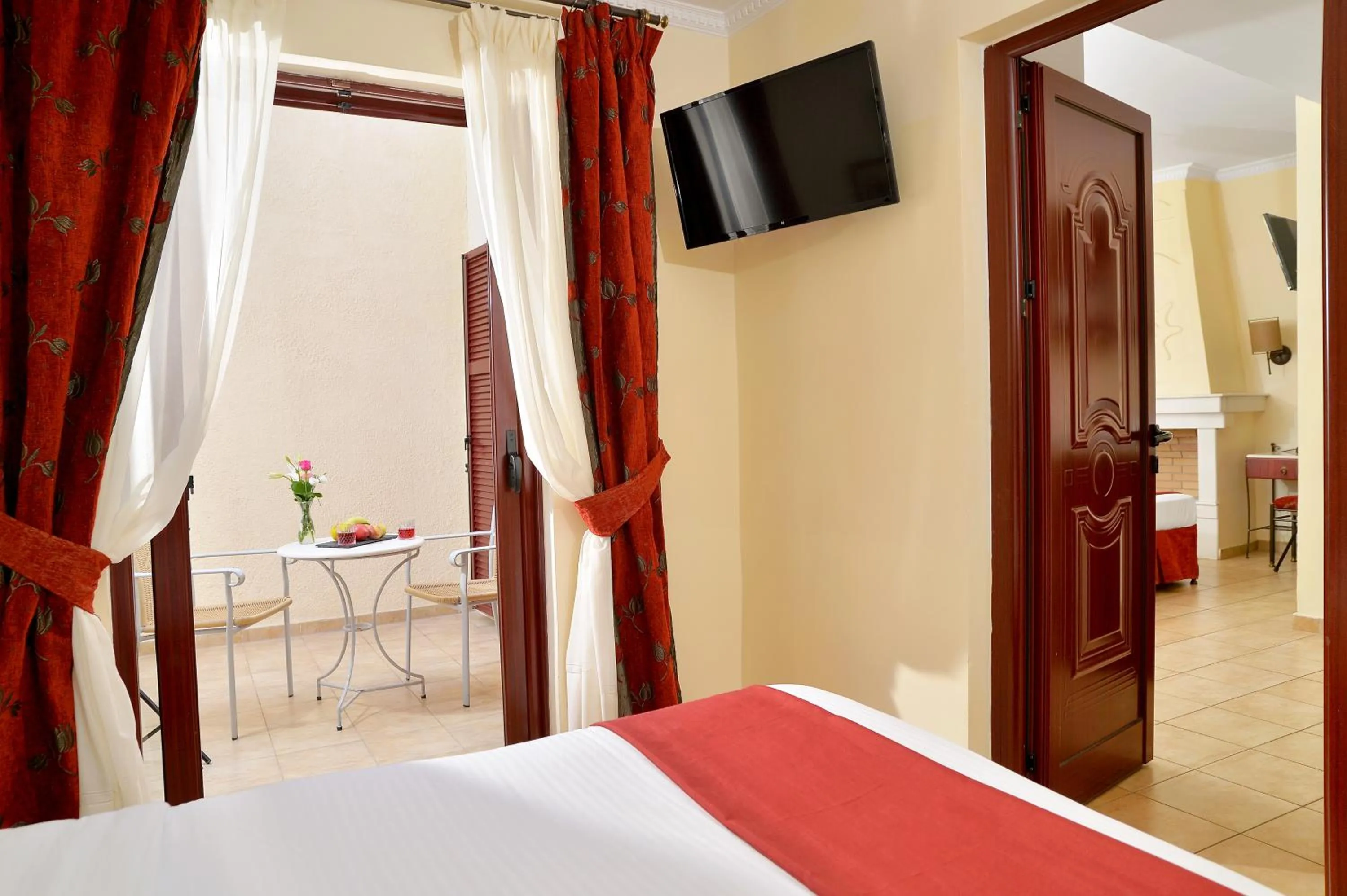 Balcony/Terrace, Bed in Agistri Hotel