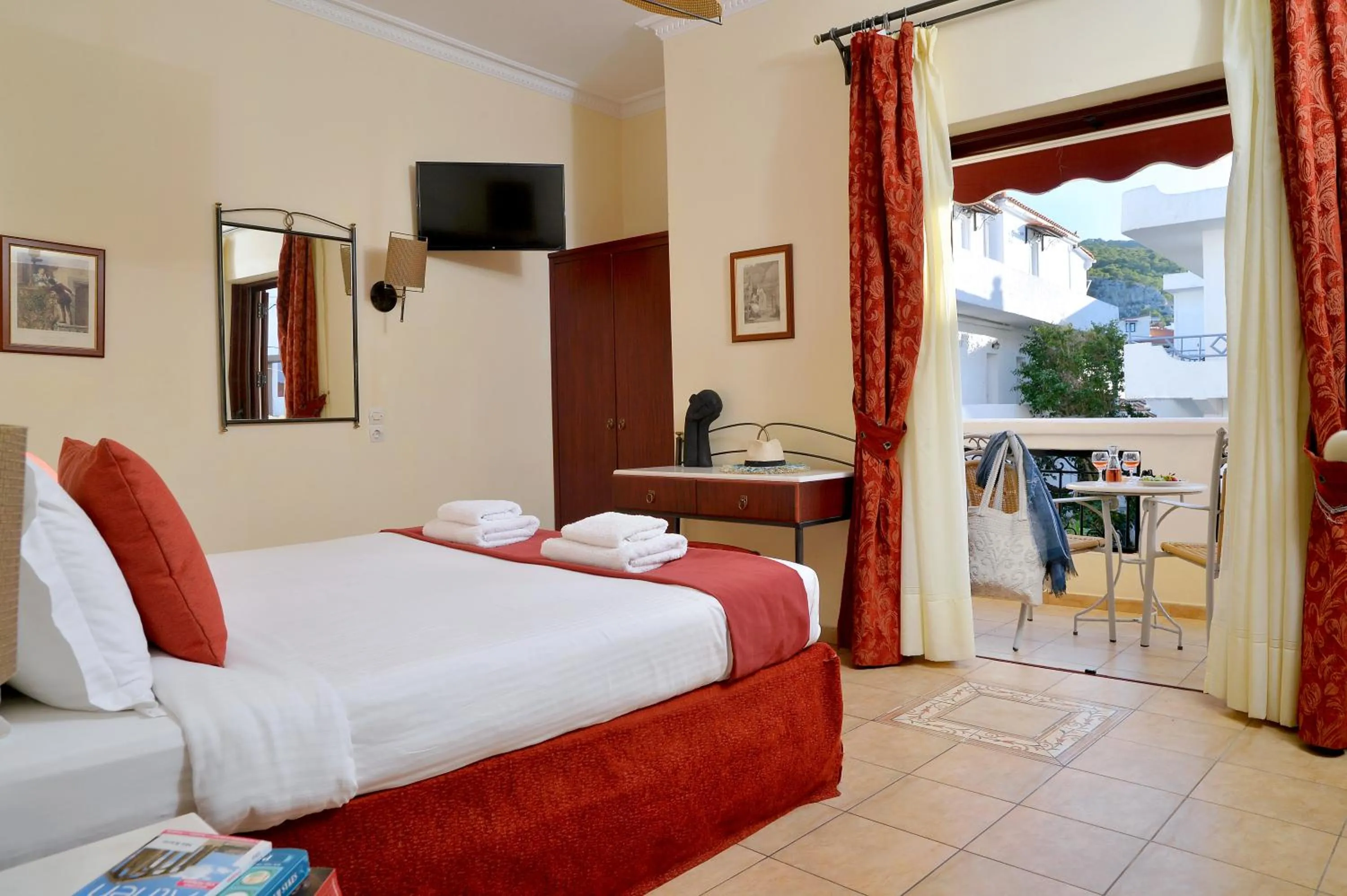 Balcony/Terrace, Bed in Agistri Hotel