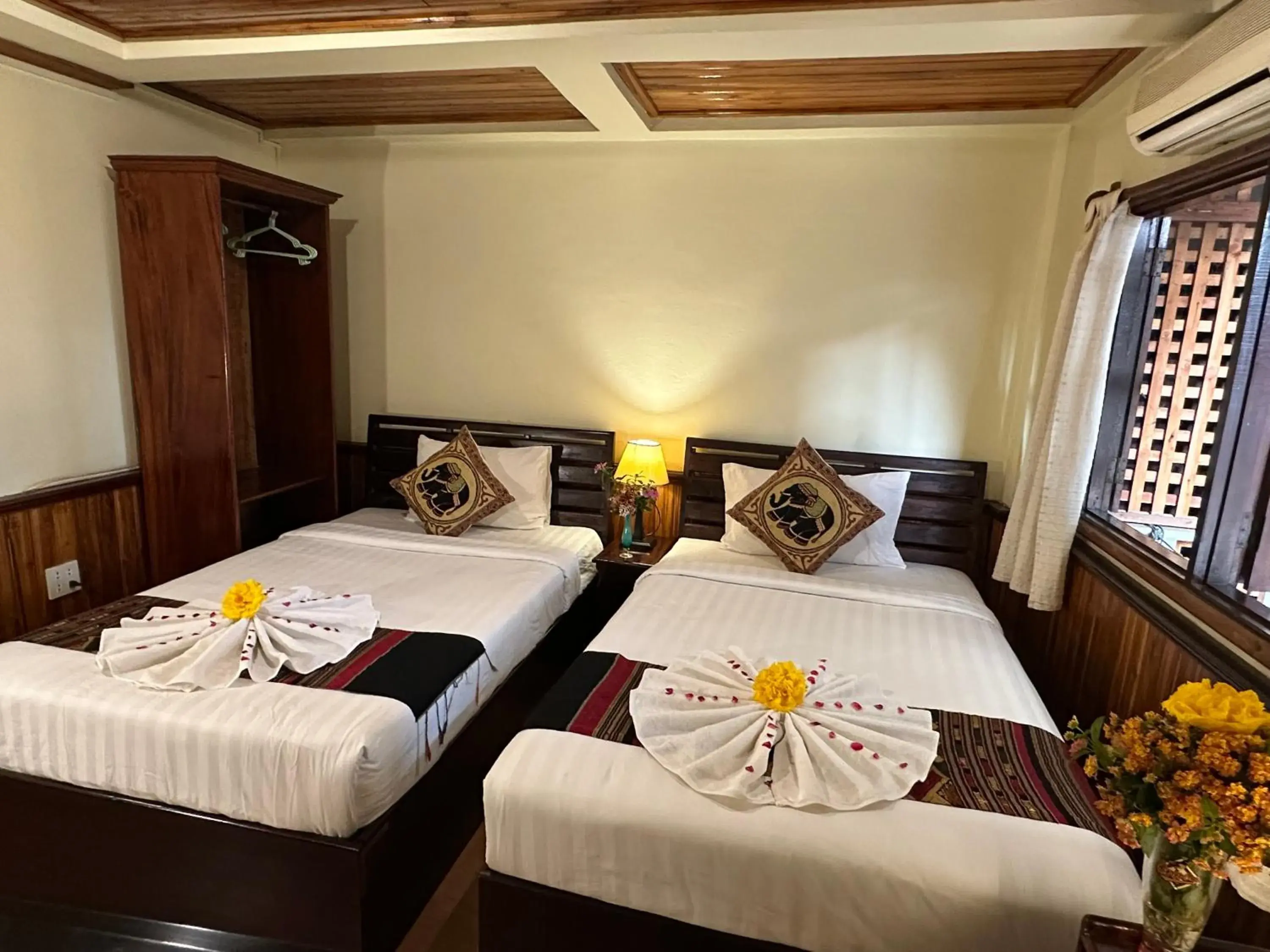 Deluxe Twin Room in Villa Alounsavath Mekong Riverside Deluxe Twin Room in Villa Alounsavath Mekong Riverside