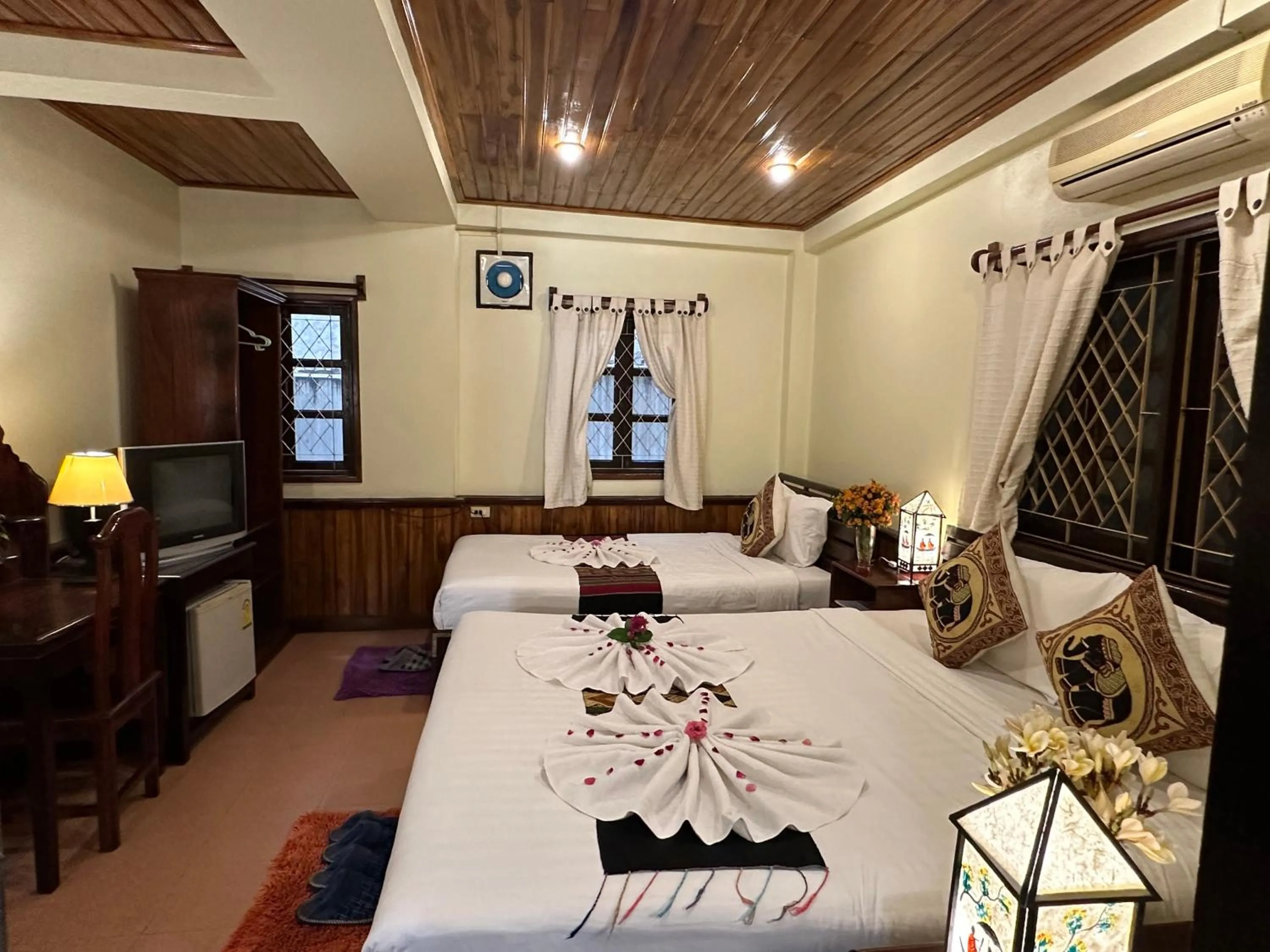 Living room, Bed in Villa Alounsavath Mekong Riverside
