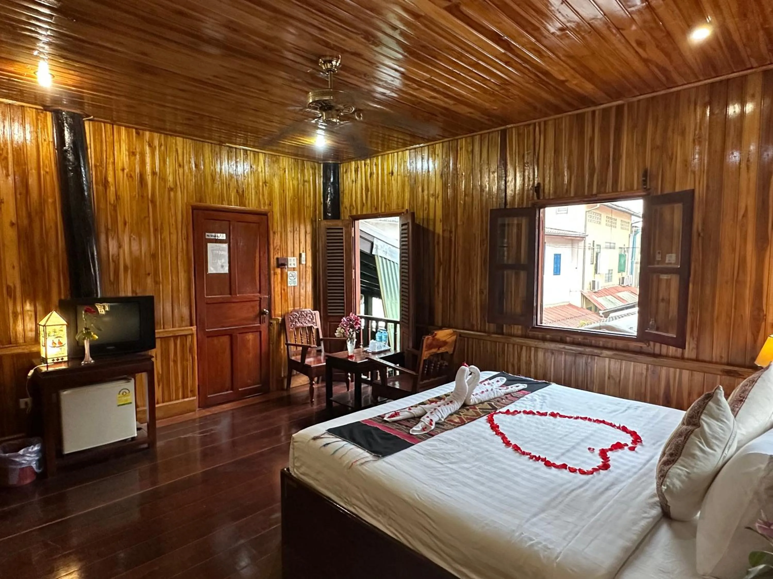 Bed in Villa Alounsavath Mekong Riverside