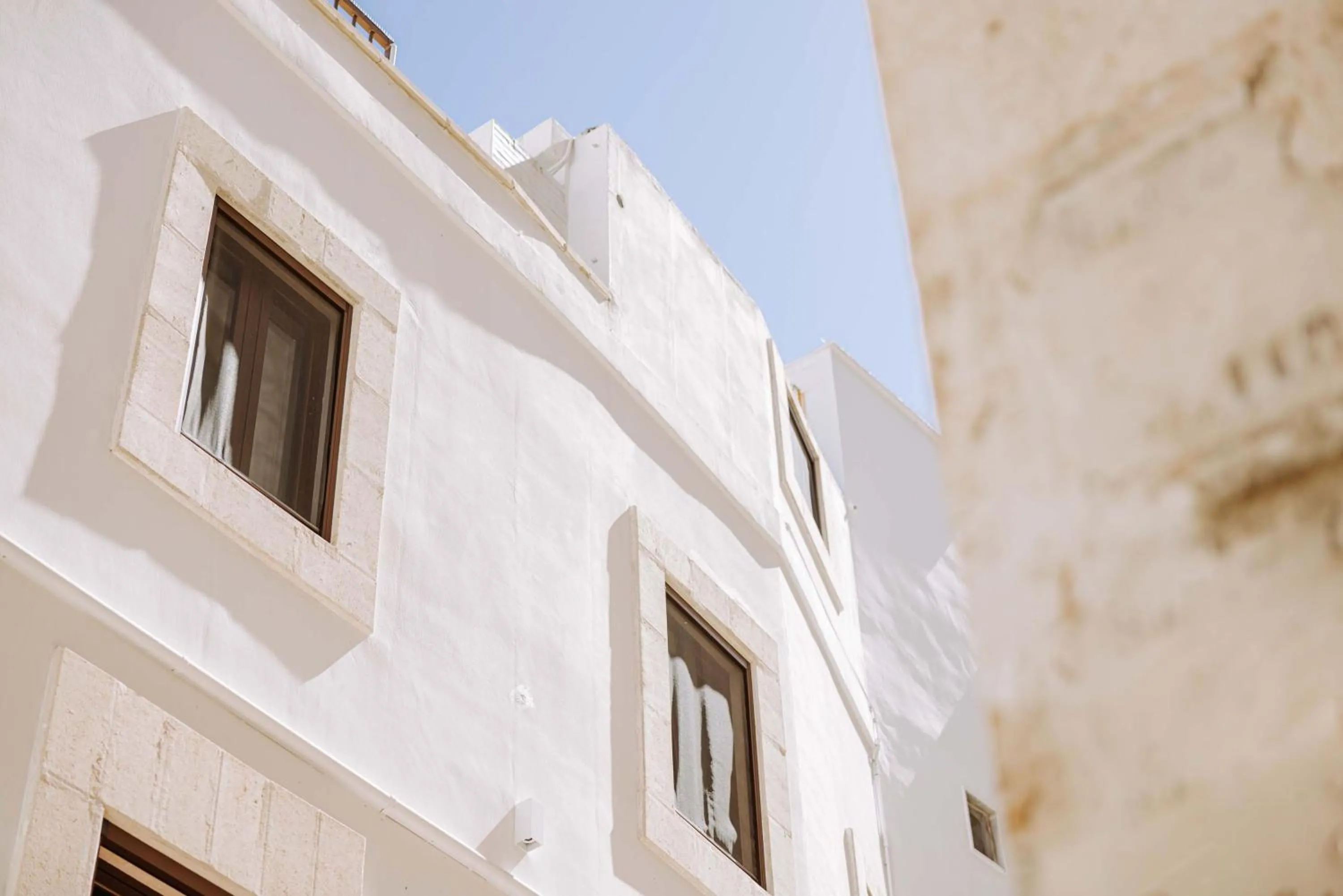 Property building in Dirium - exclusive rooms