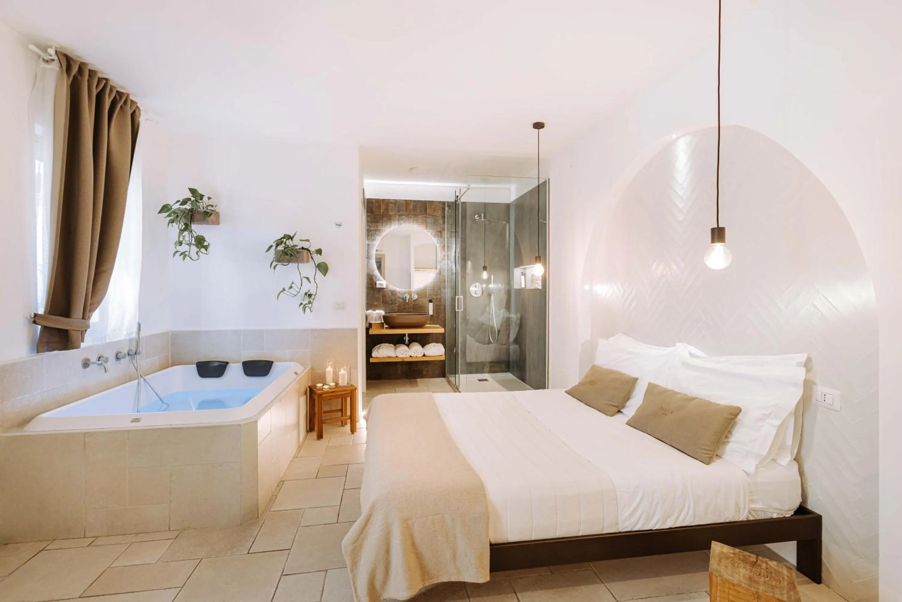 Photo of the whole room, Bed in Dirium - exclusive rooms