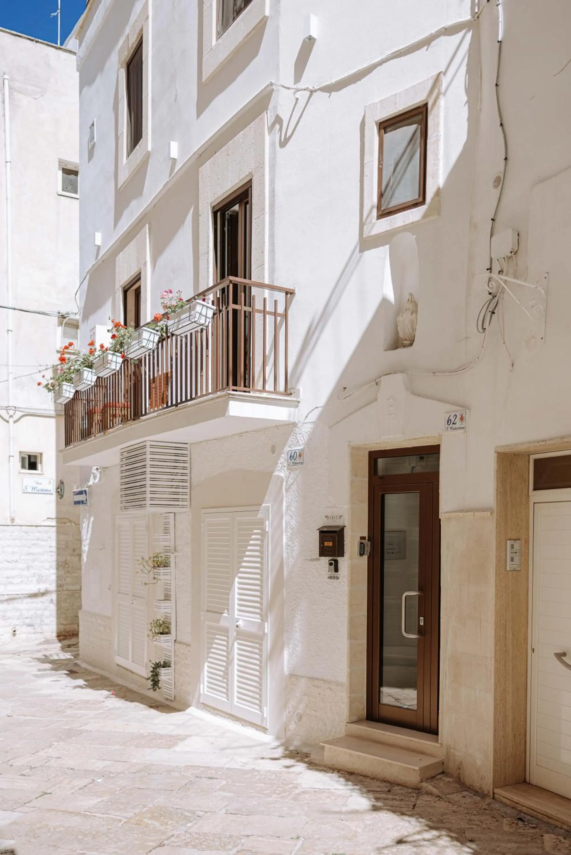 Property building in Dirium - exclusive rooms