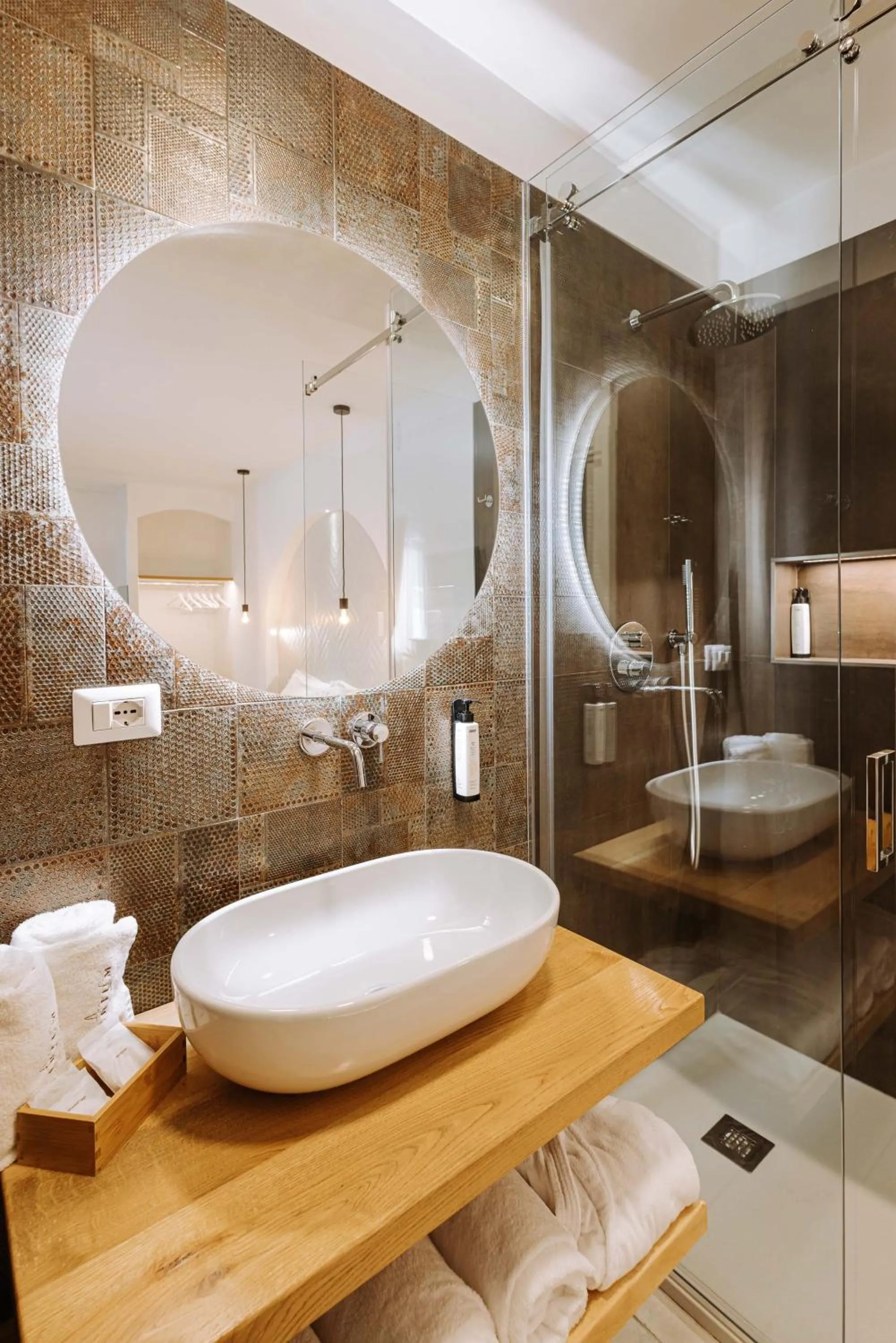 Shower in Dirium - exclusive rooms