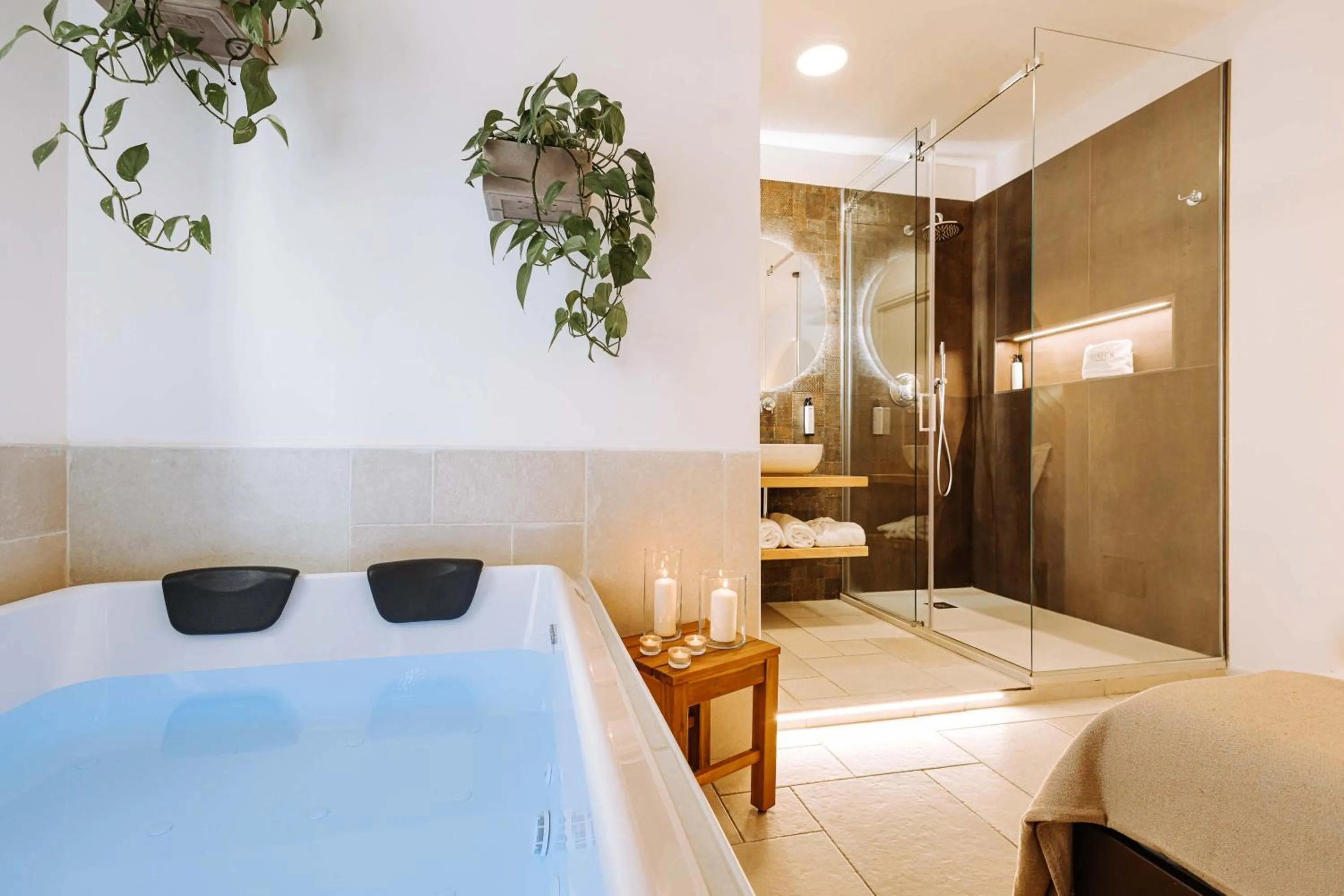 Hot Tub in Dirium - exclusive rooms