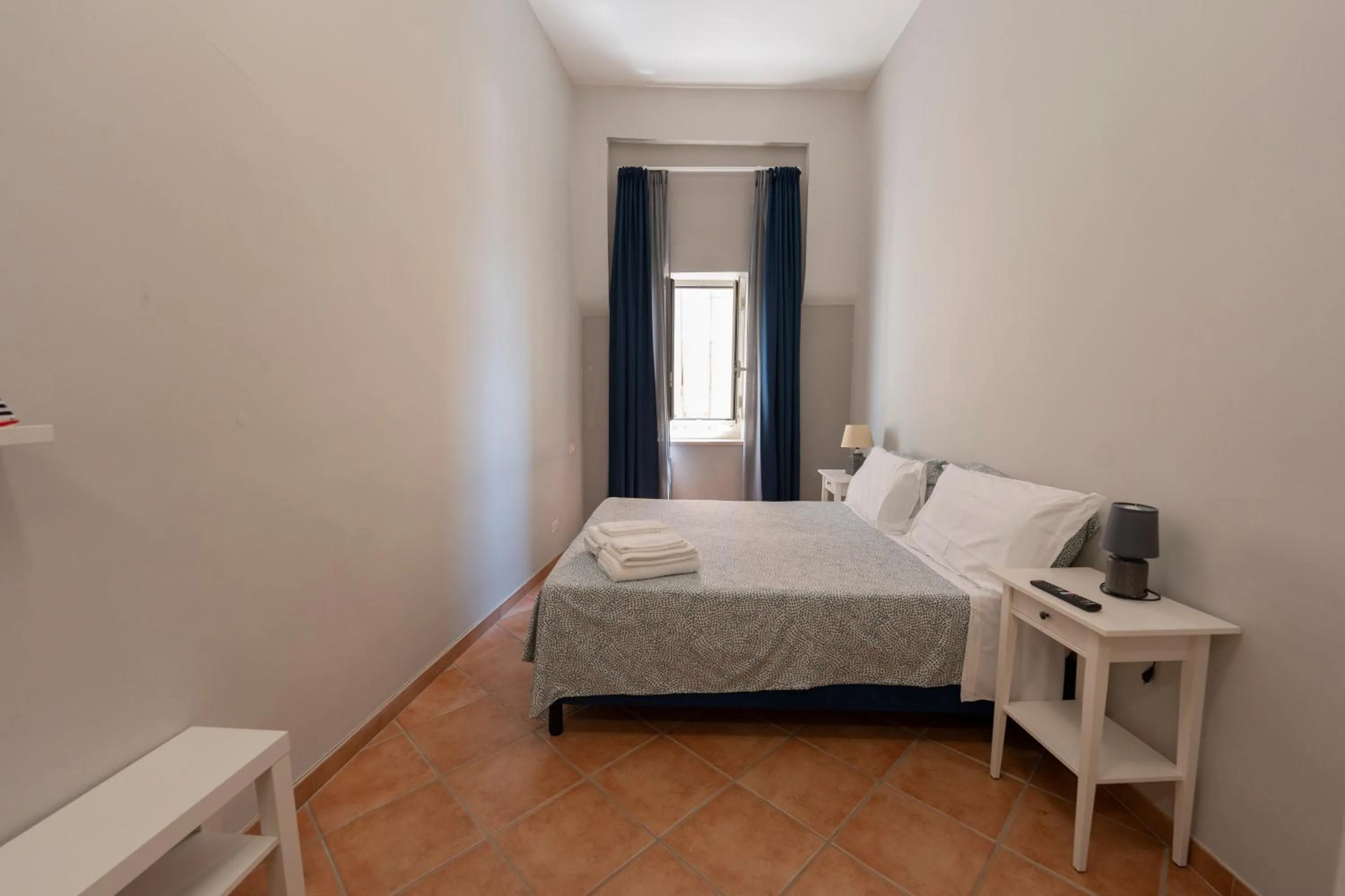 Bedroom, Bed in Artis Mare