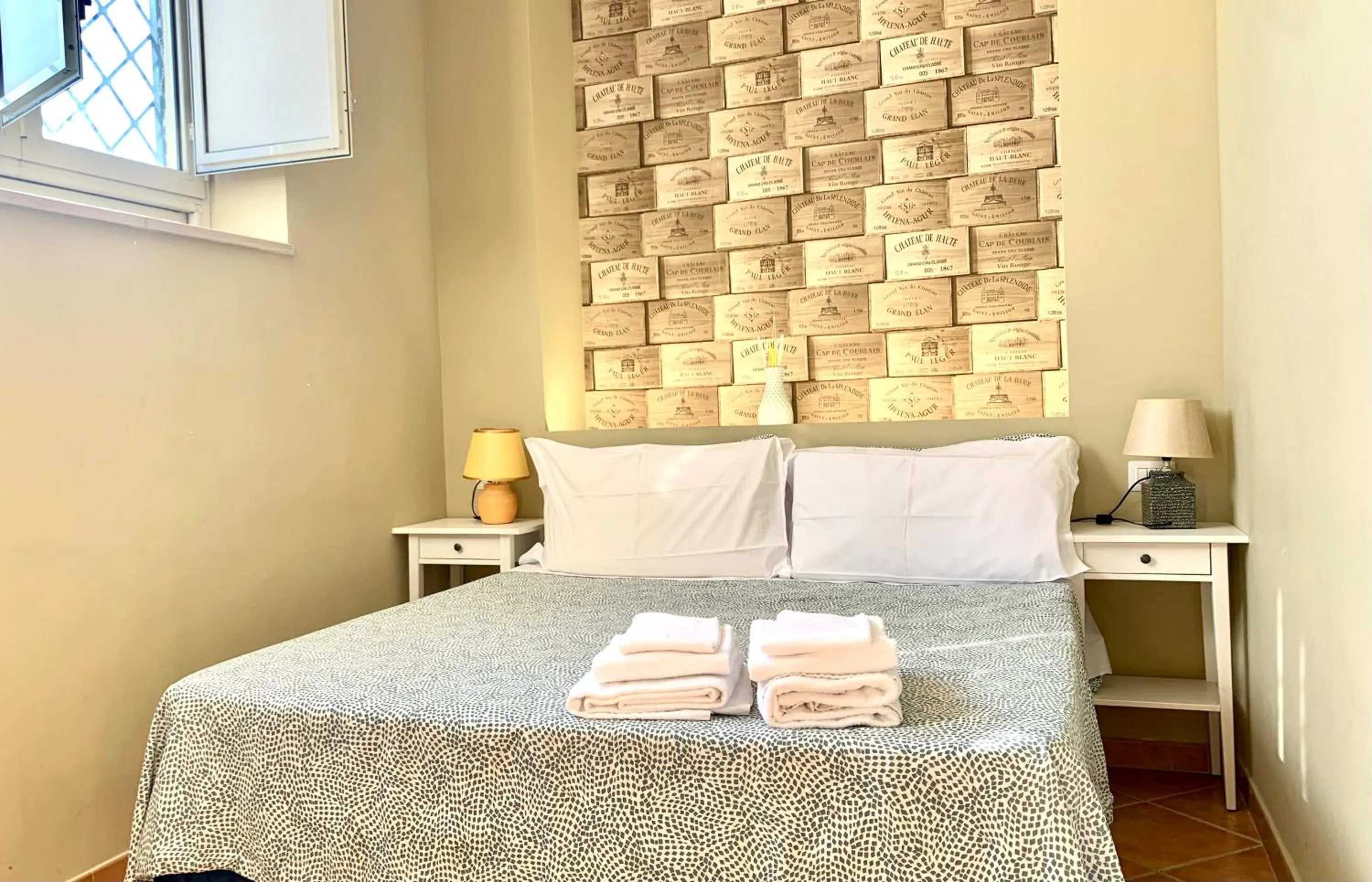 Bedroom, Bed in Artis Mare