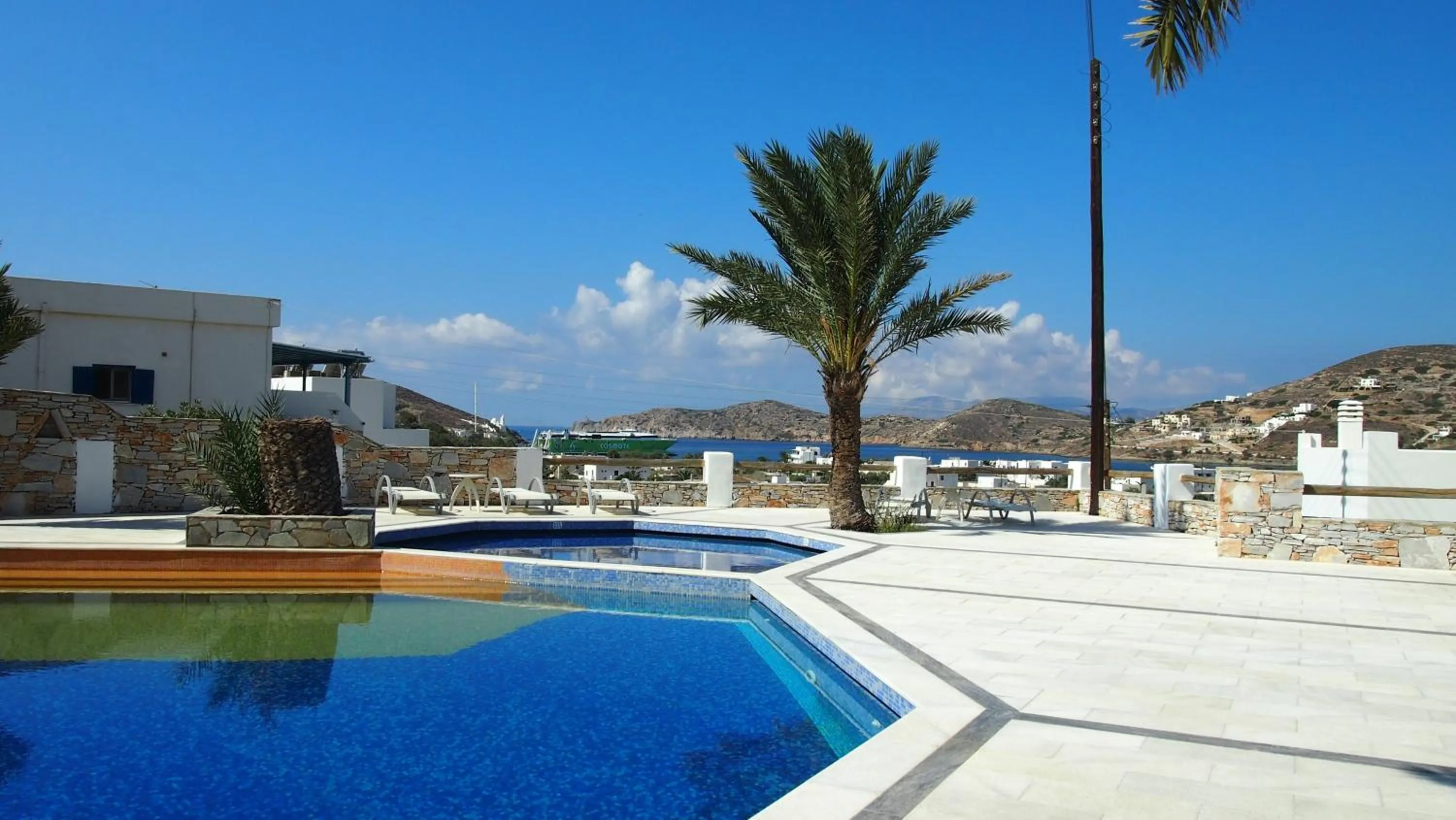 Area and facilities in Homer's Inn Hotel