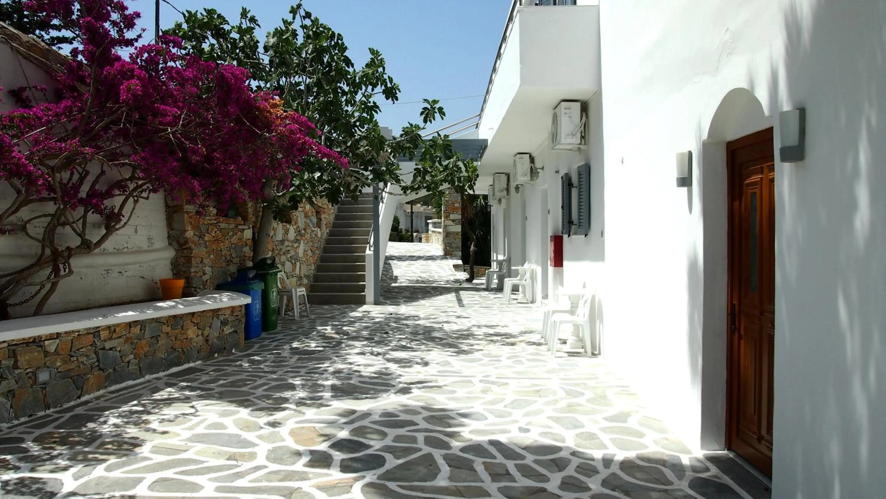 Property building in Homer's Inn Hotel